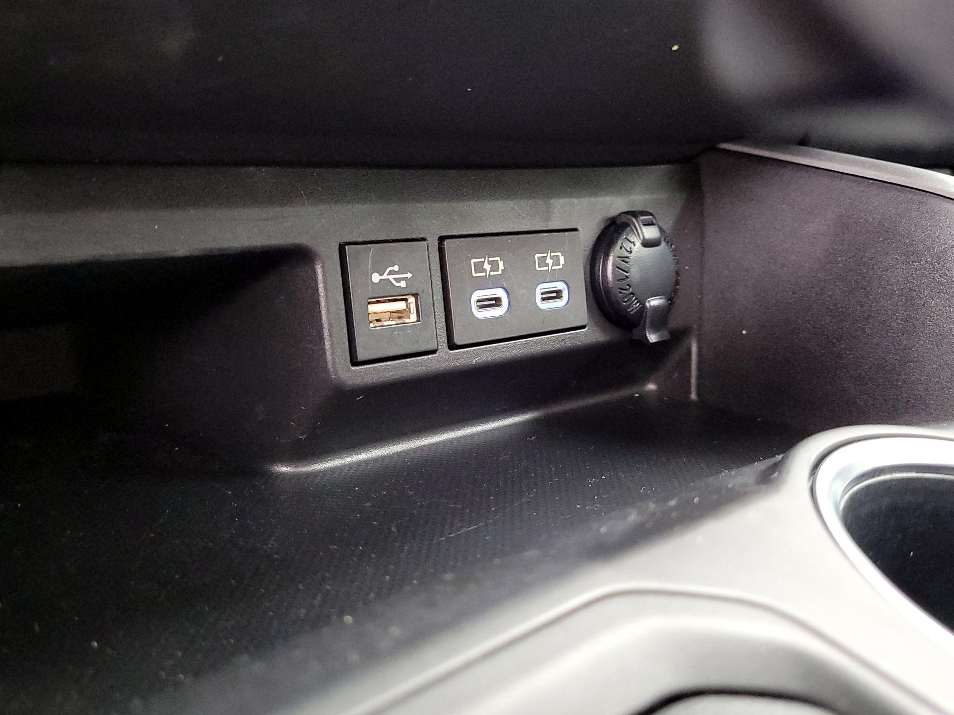 Thumbnail: 2023 Toyota Highlander - 18