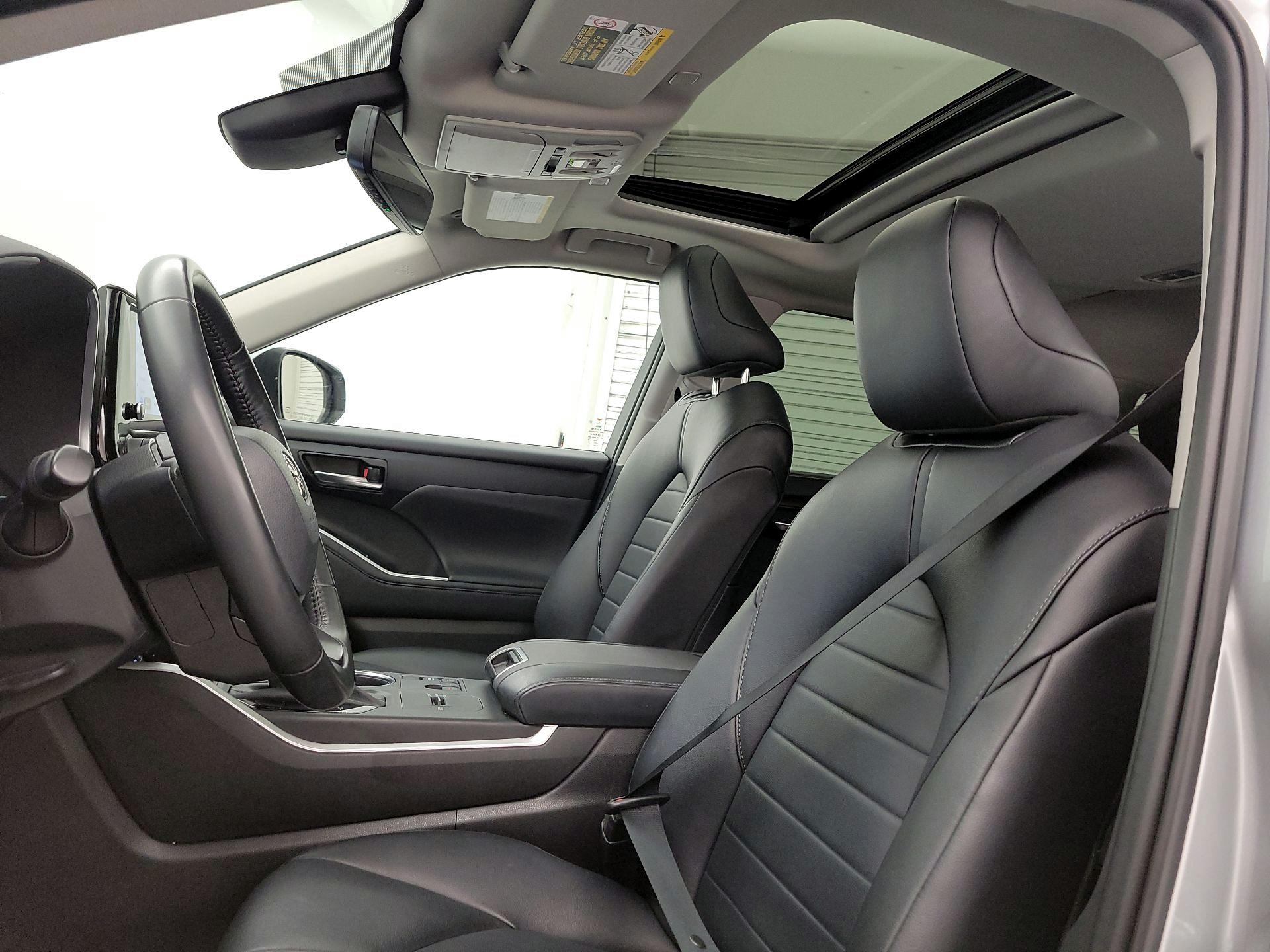 Thumbnail: 2023 Toyota Highlander - 19