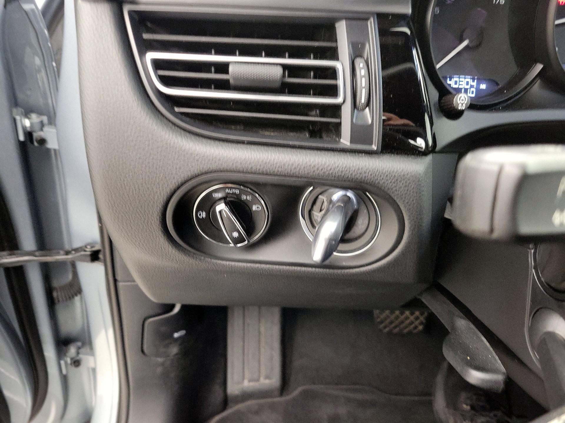 Thumbnail: 2023 Porsche Macan - 13