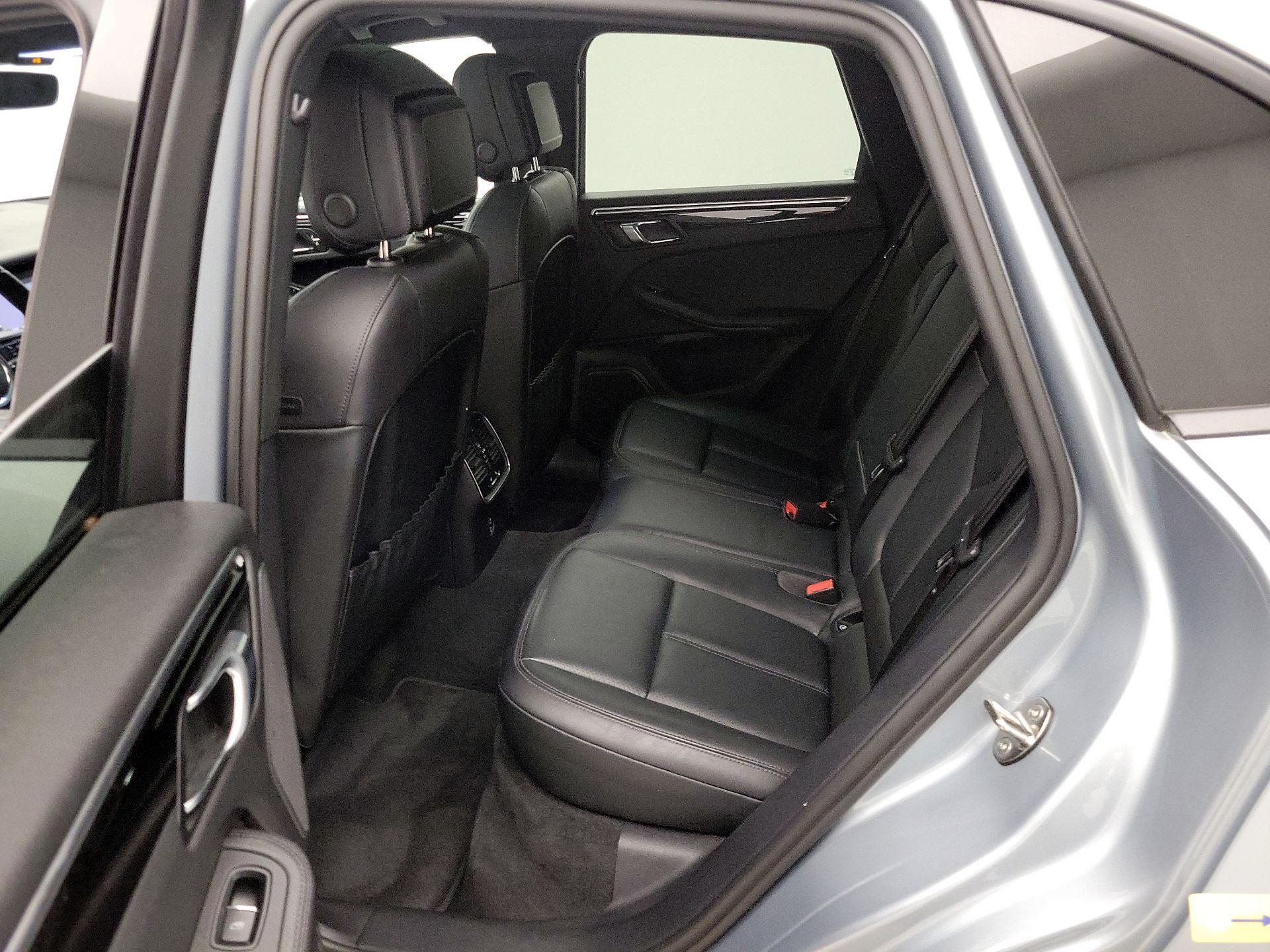 Thumbnail: 2023 Porsche Macan - 20