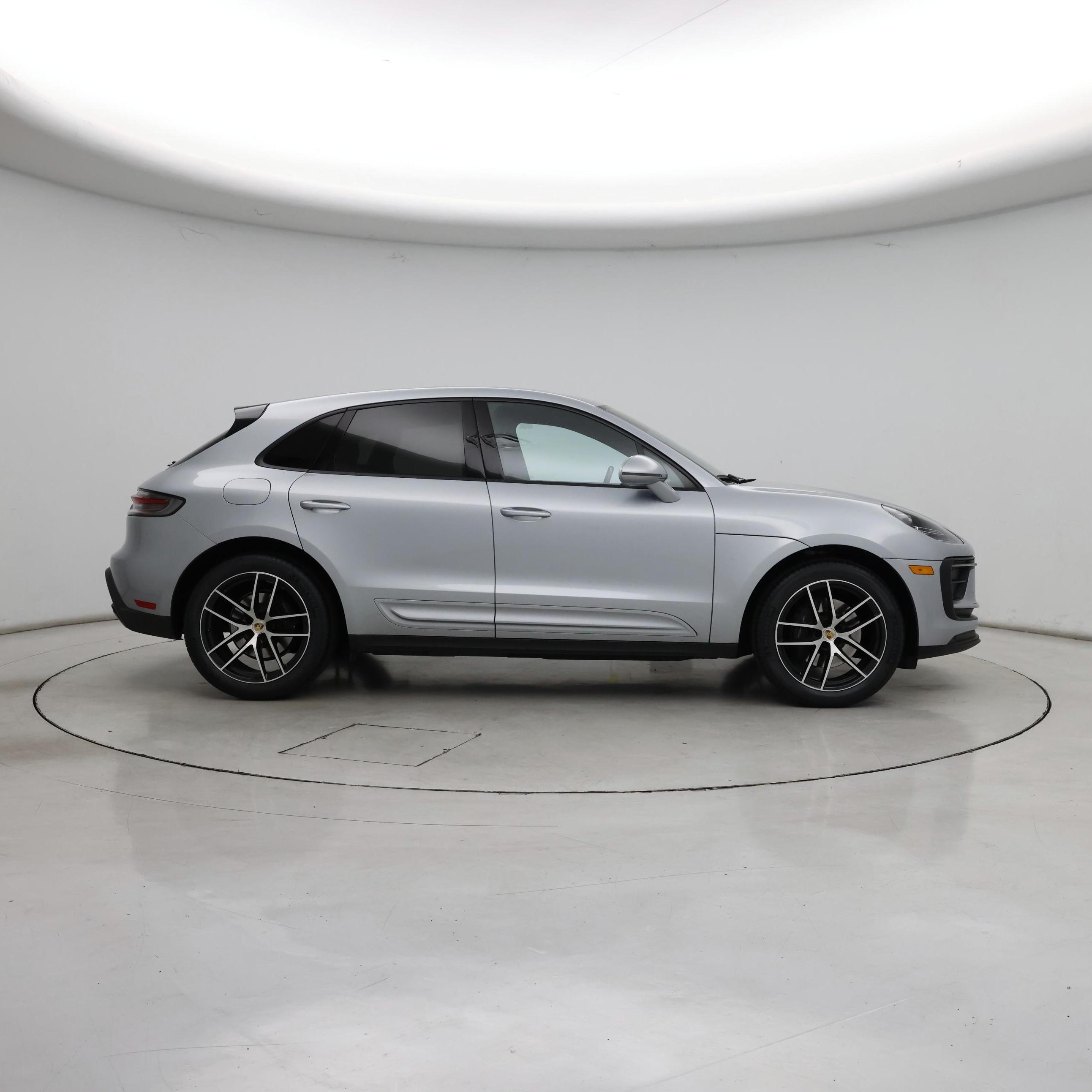 Thumbnail: 2023 Porsche Macan - 7