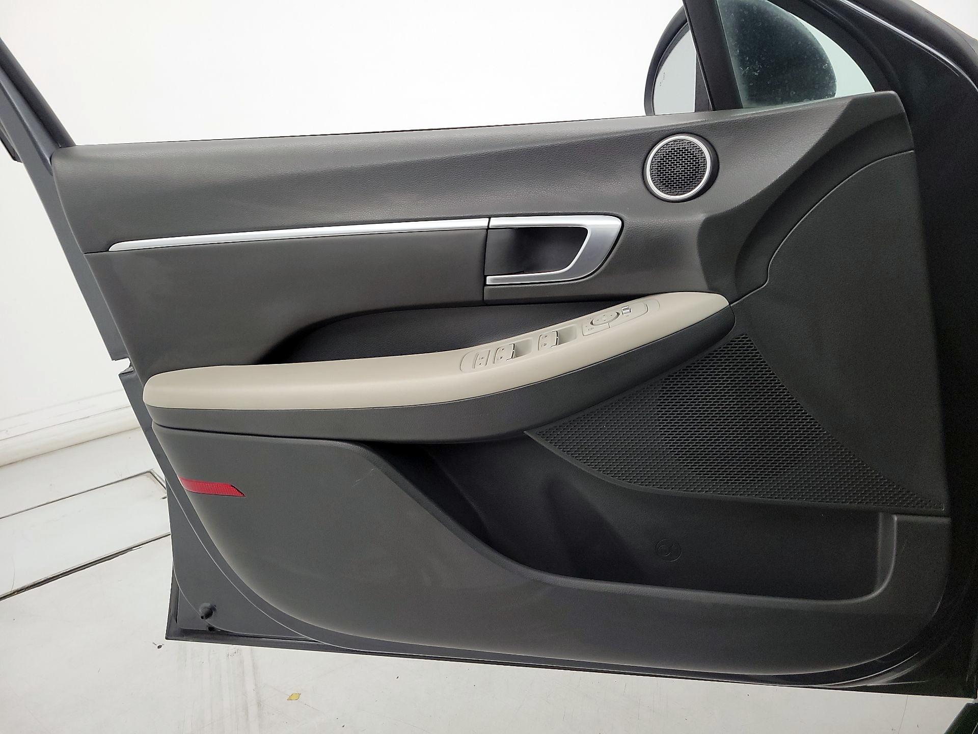 Thumbnail: 2023 Hyundai Sonata - 12