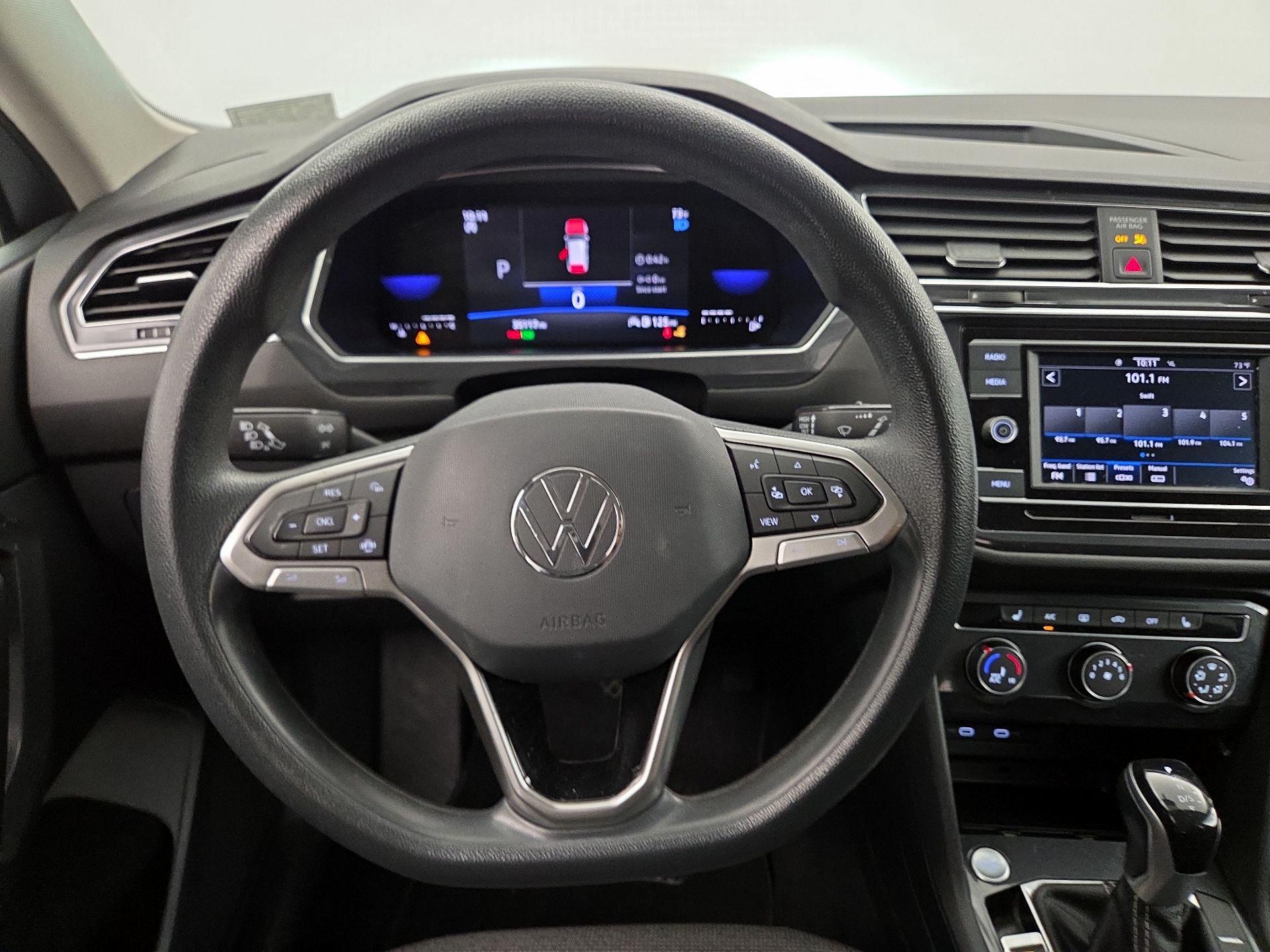 Thumbnail: 2022 Volkswagen Tiguan - 10