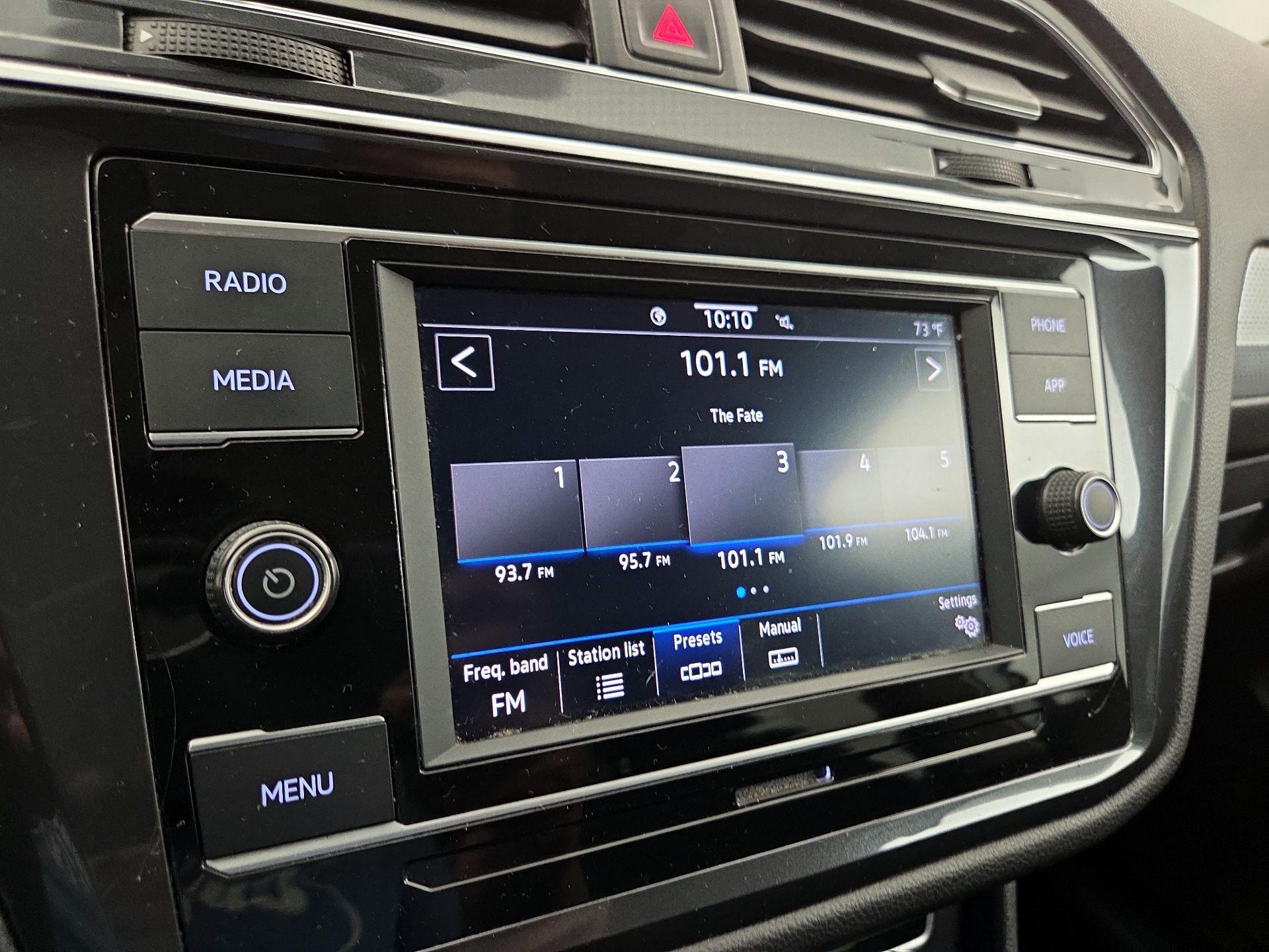 Thumbnail: 2022 Volkswagen Tiguan - 15