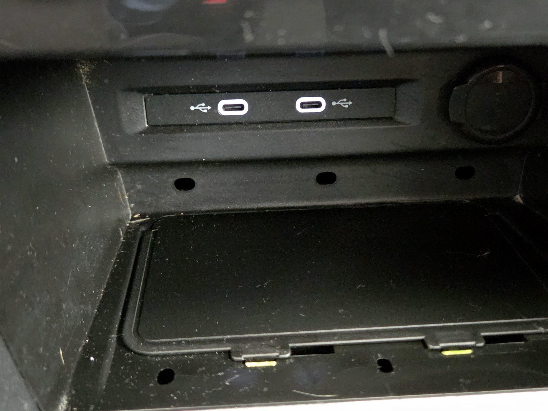 Thumbnail: 2022 Volkswagen Tiguan - 18