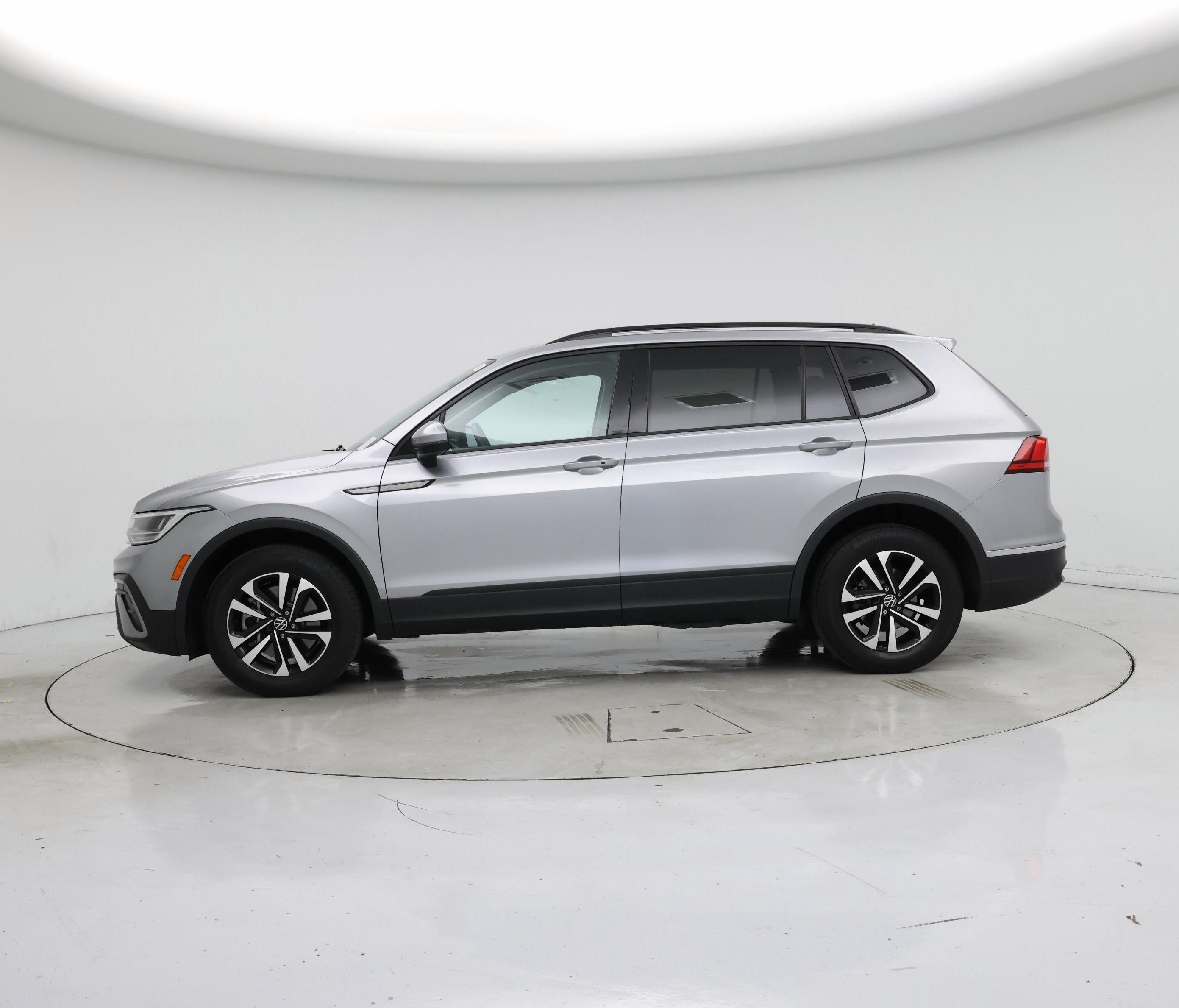 Thumbnail: 2022 Volkswagen Tiguan - 3