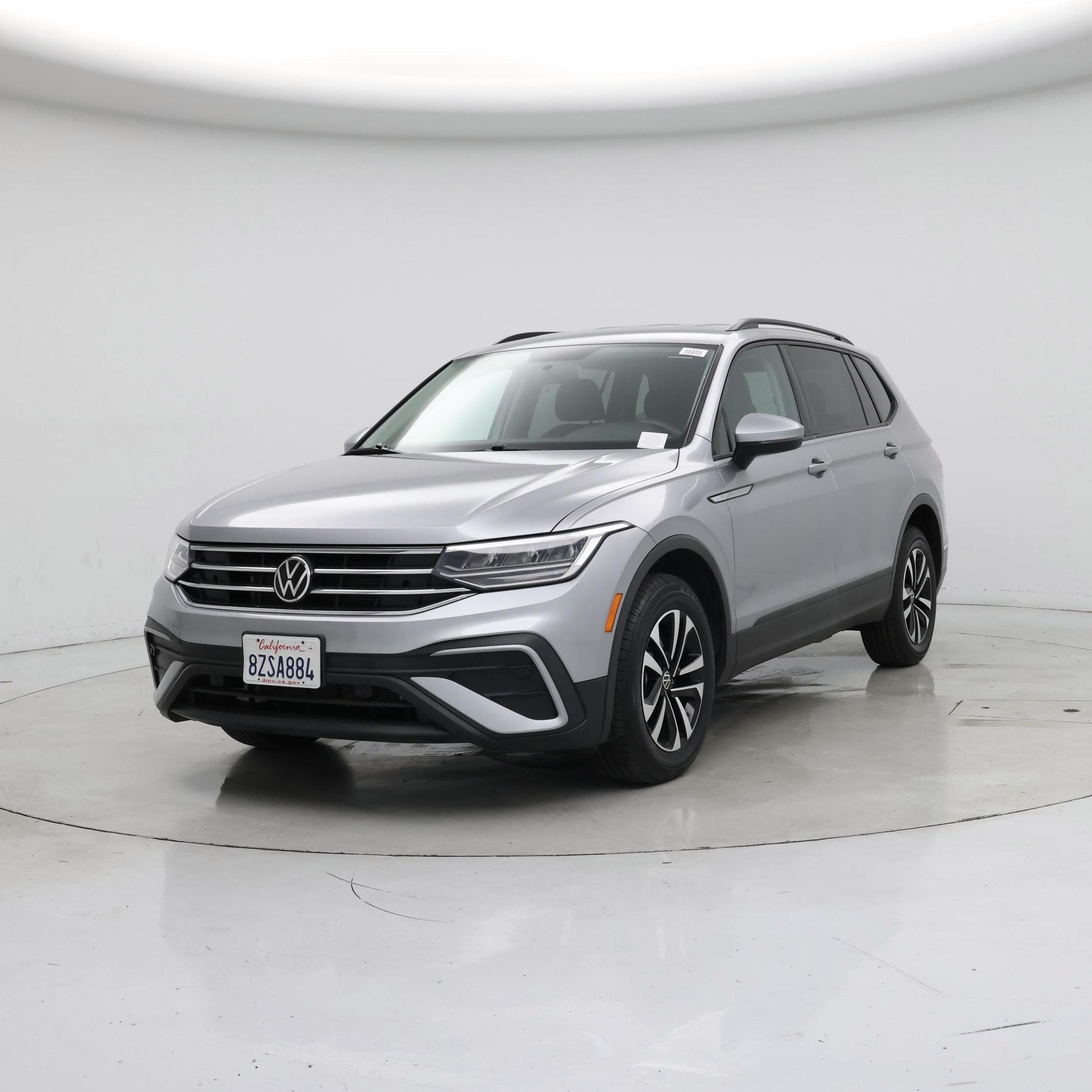 Thumbnail: 2022 Volkswagen Tiguan - 4