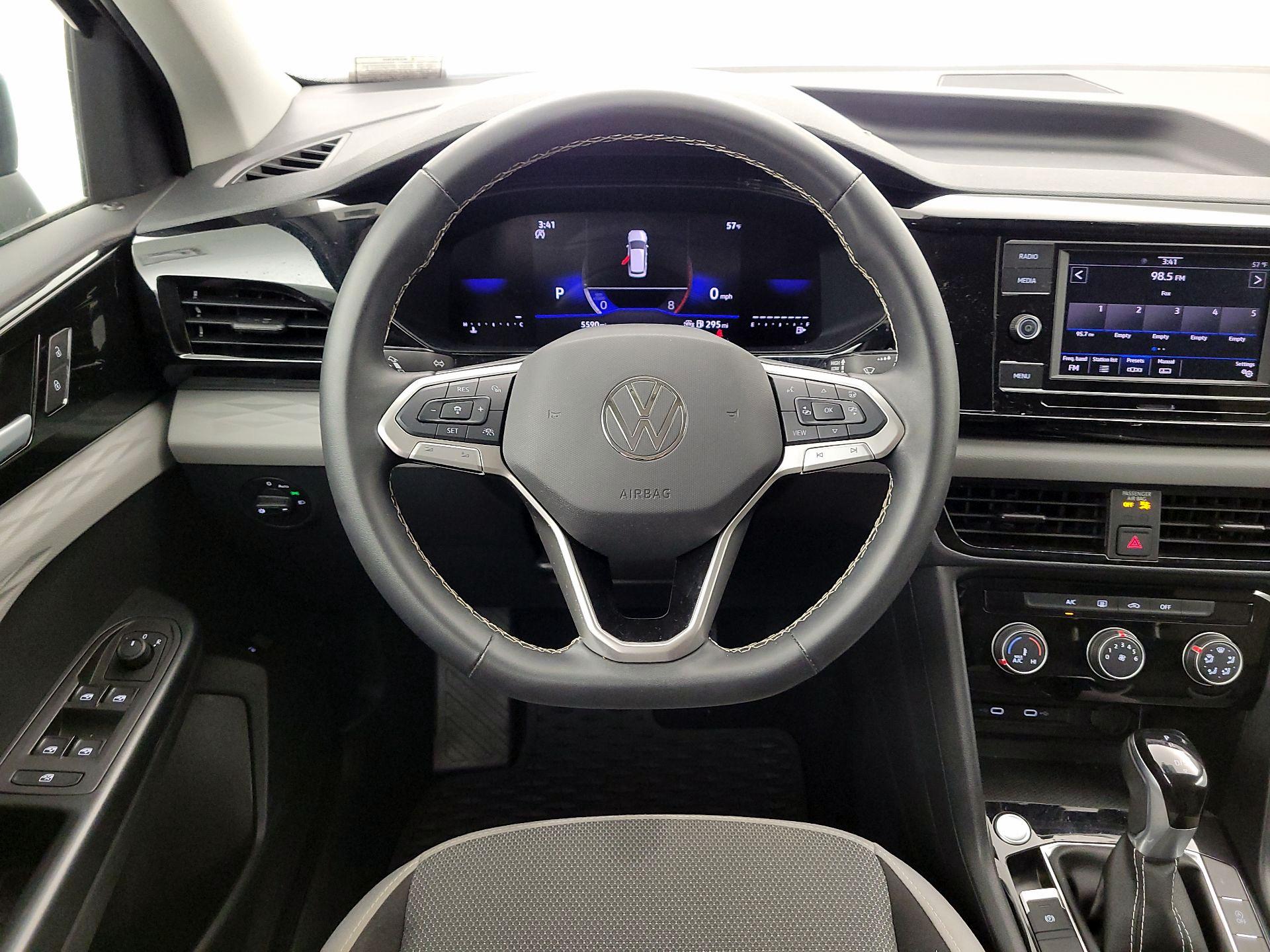 Thumbnail: 2024 Volkswagen Taos - 10