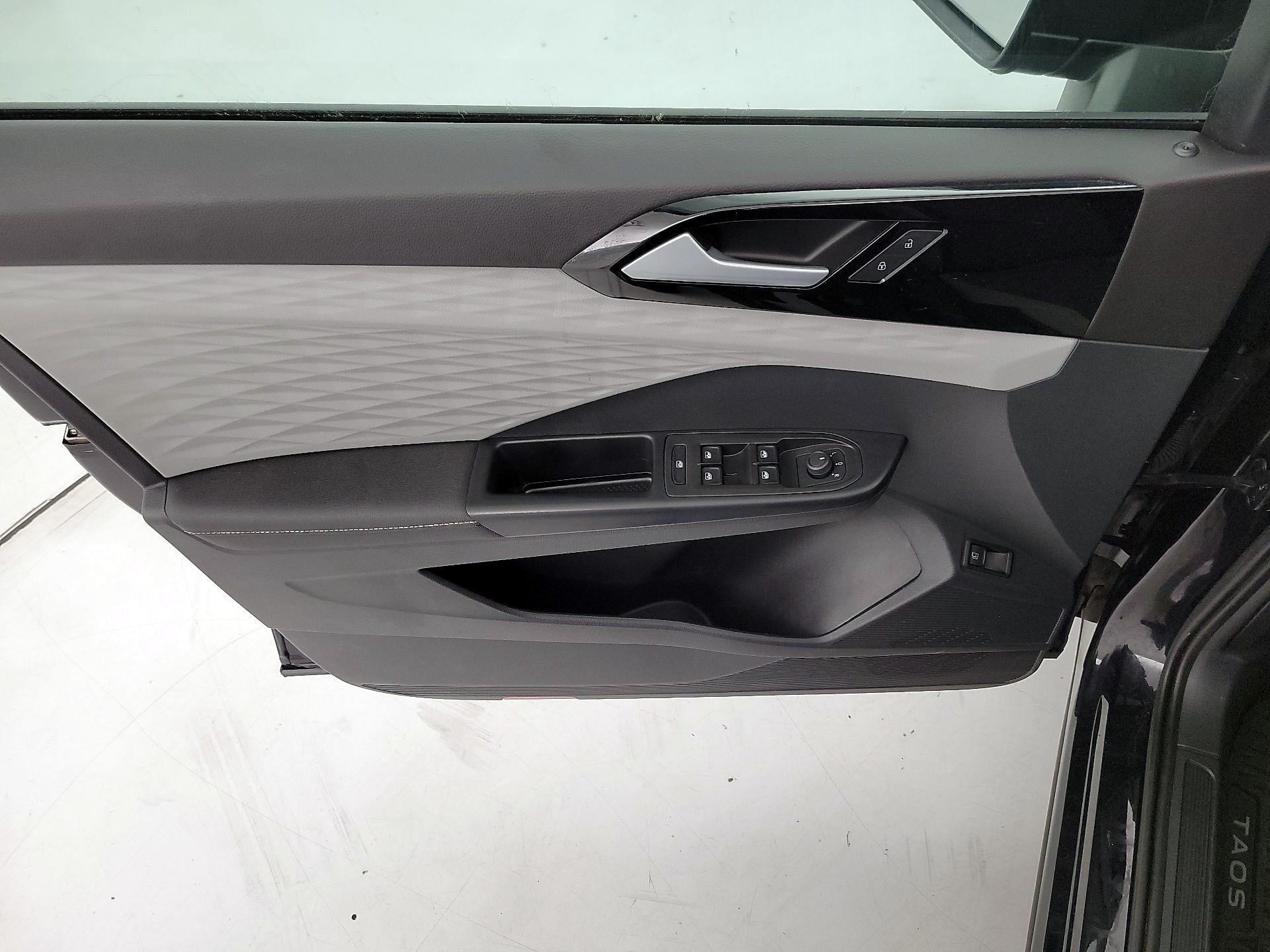 Thumbnail: 2024 Volkswagen Taos - 12