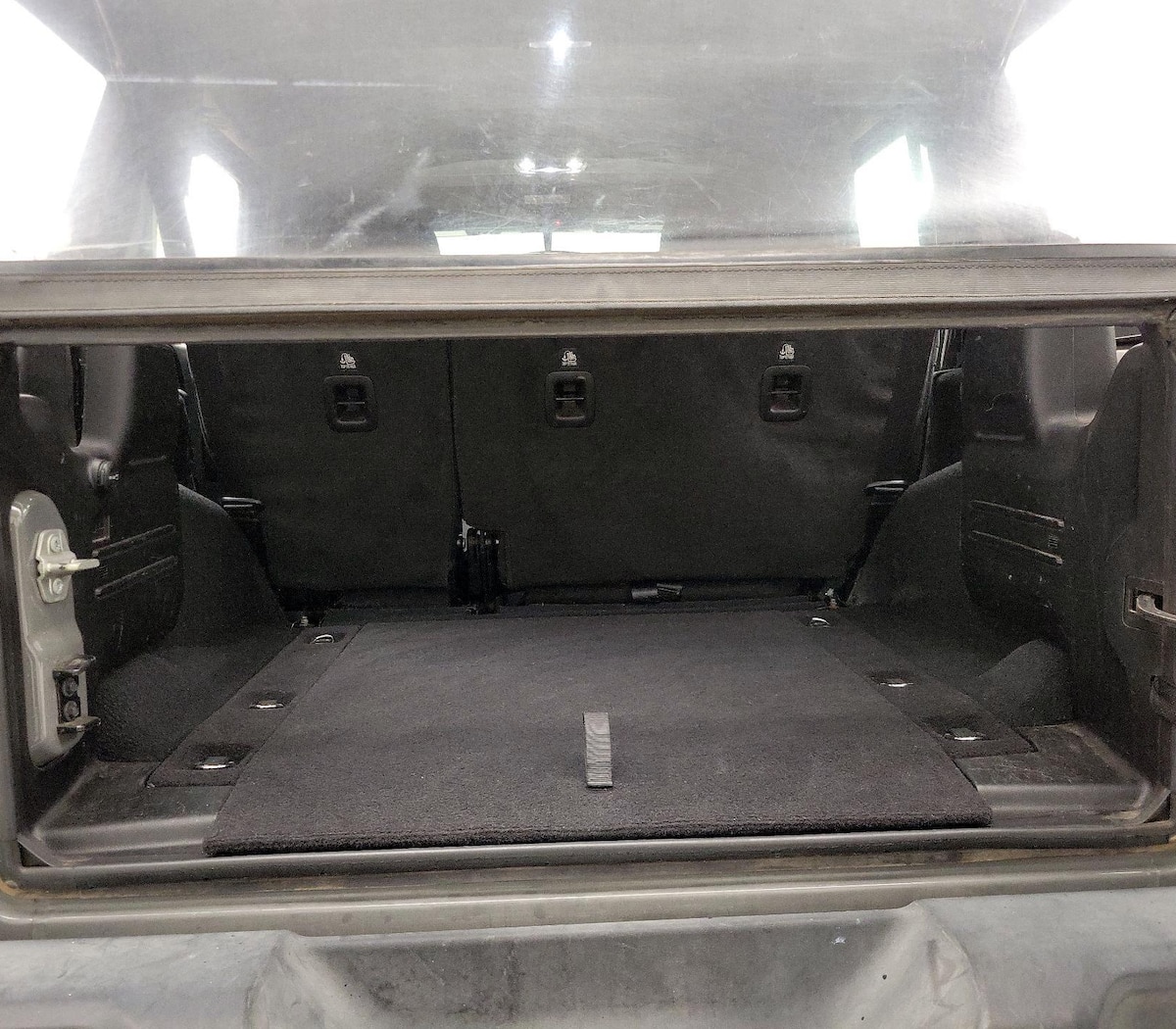 Trunk/Cargo (Seats Up)