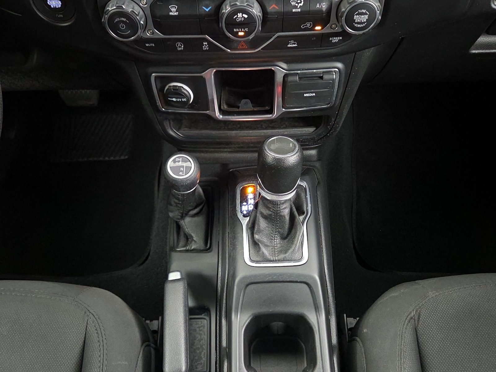 2023 Jeep Wrangler 4-Door Sport - Photo 18