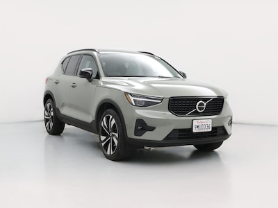 2024 Volvo XC40 B5 Plus Dark Theme