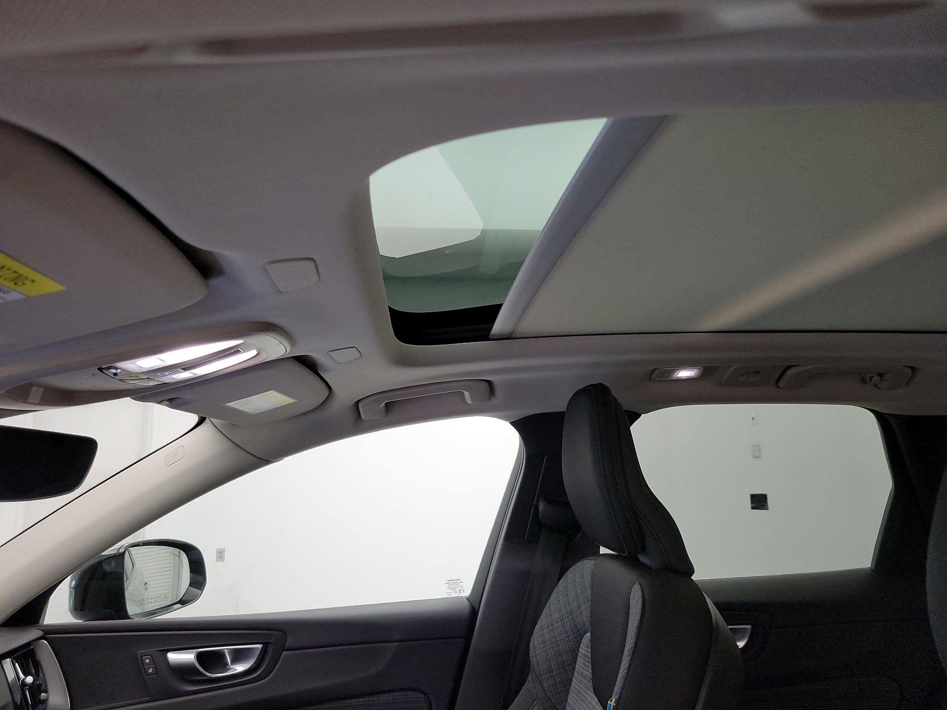 Thumbnail: 2024 Volvo XC60 - 20