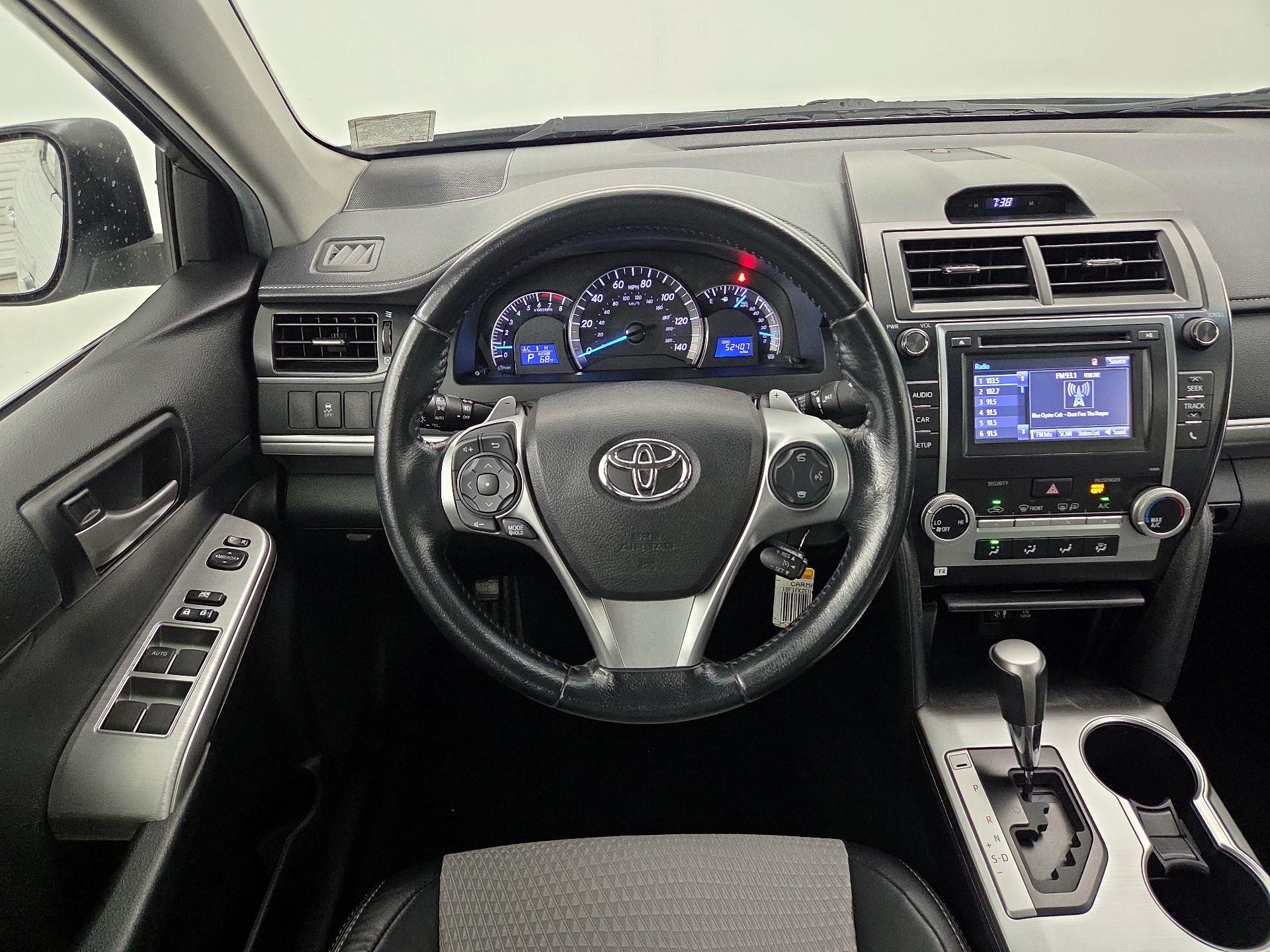 Thumbnail: 2014 Toyota Camry - 10