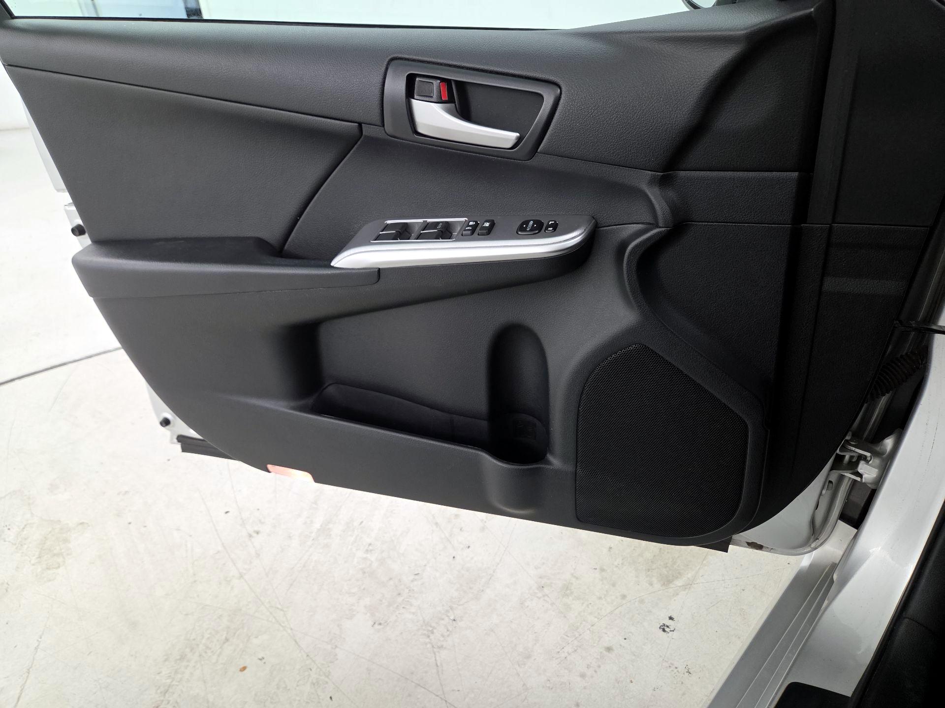 Thumbnail: 2014 Toyota Camry - 12