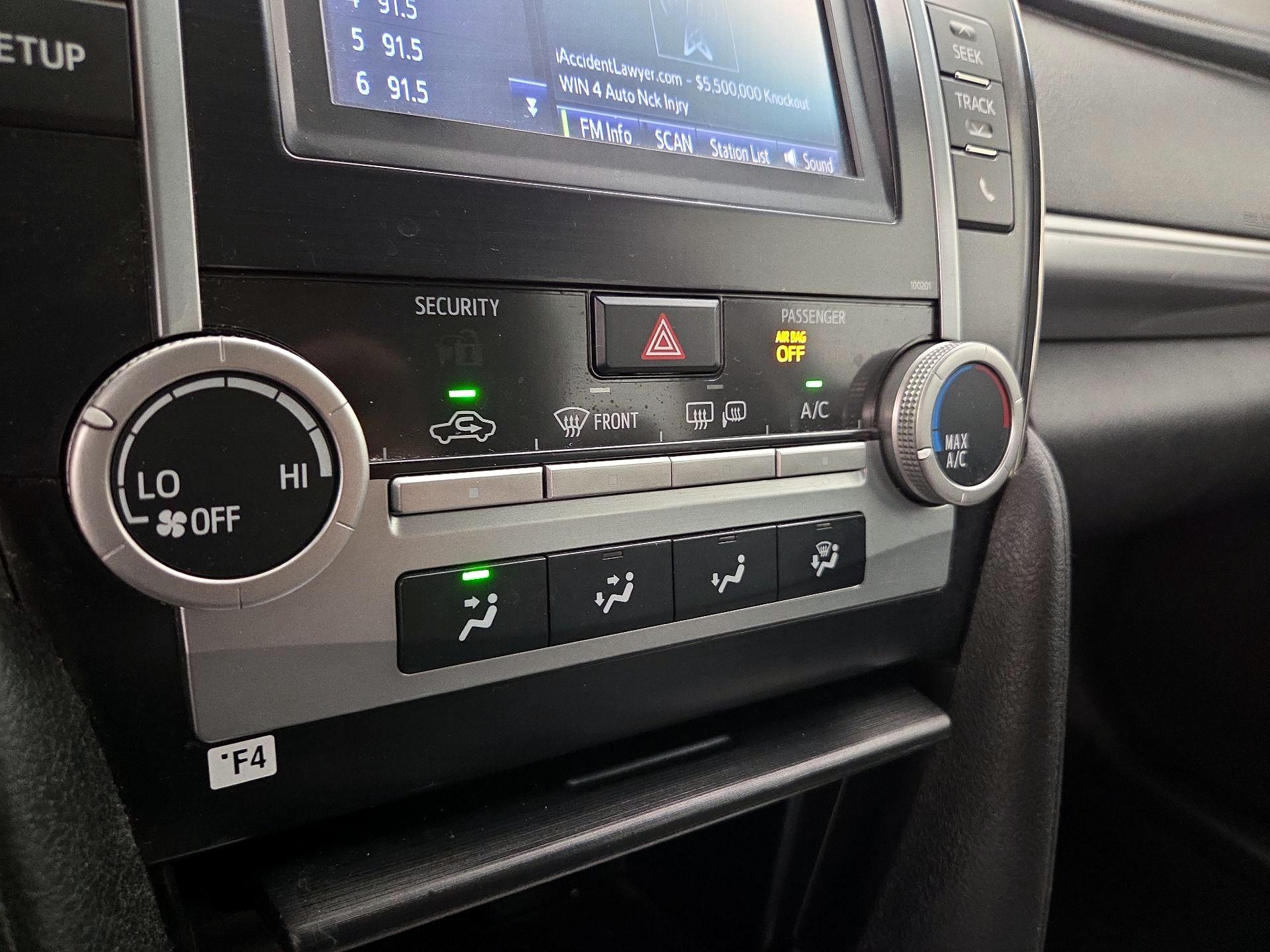 Thumbnail: 2014 Toyota Camry - 16