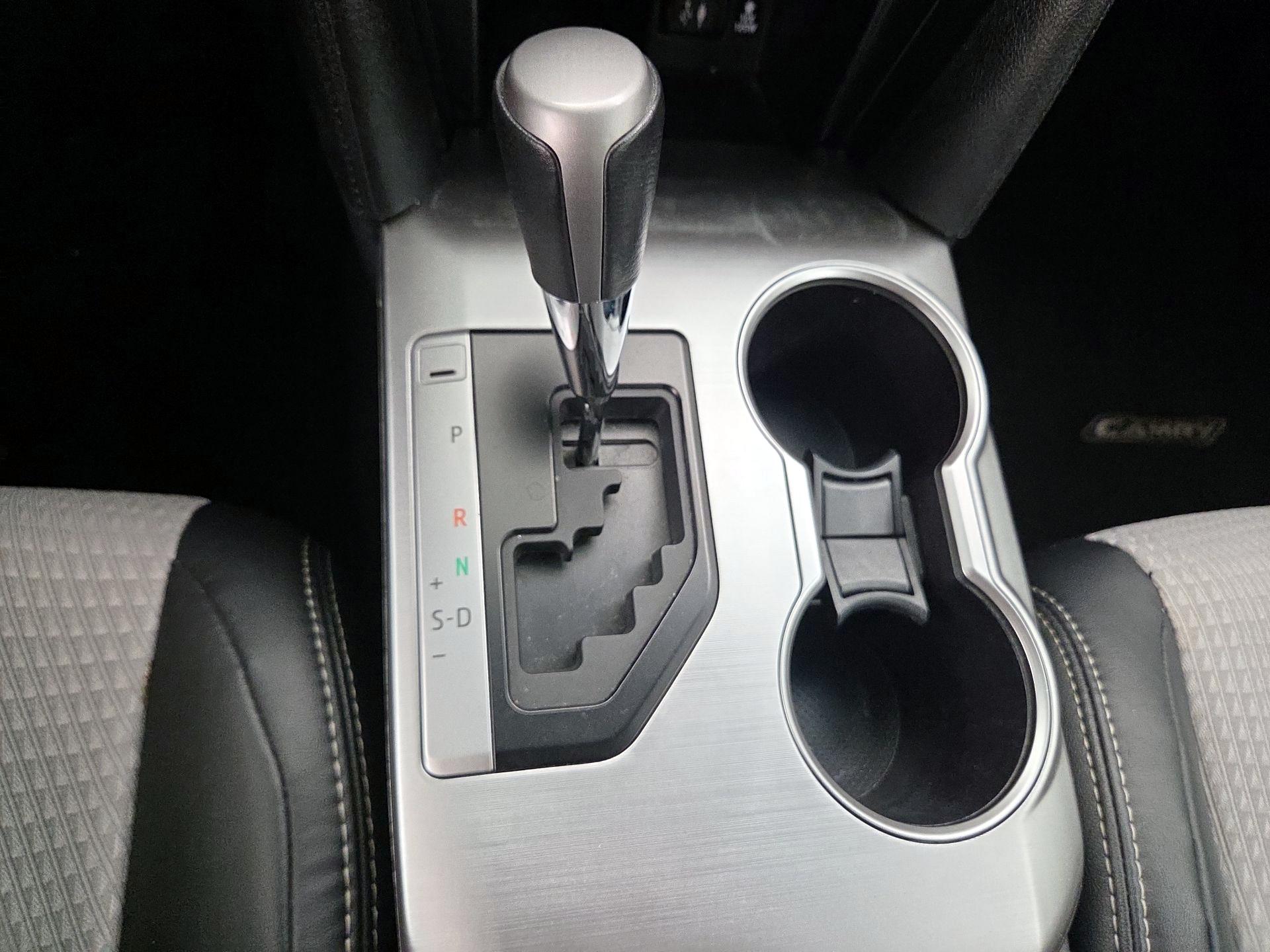 Thumbnail: 2014 Toyota Camry - 17