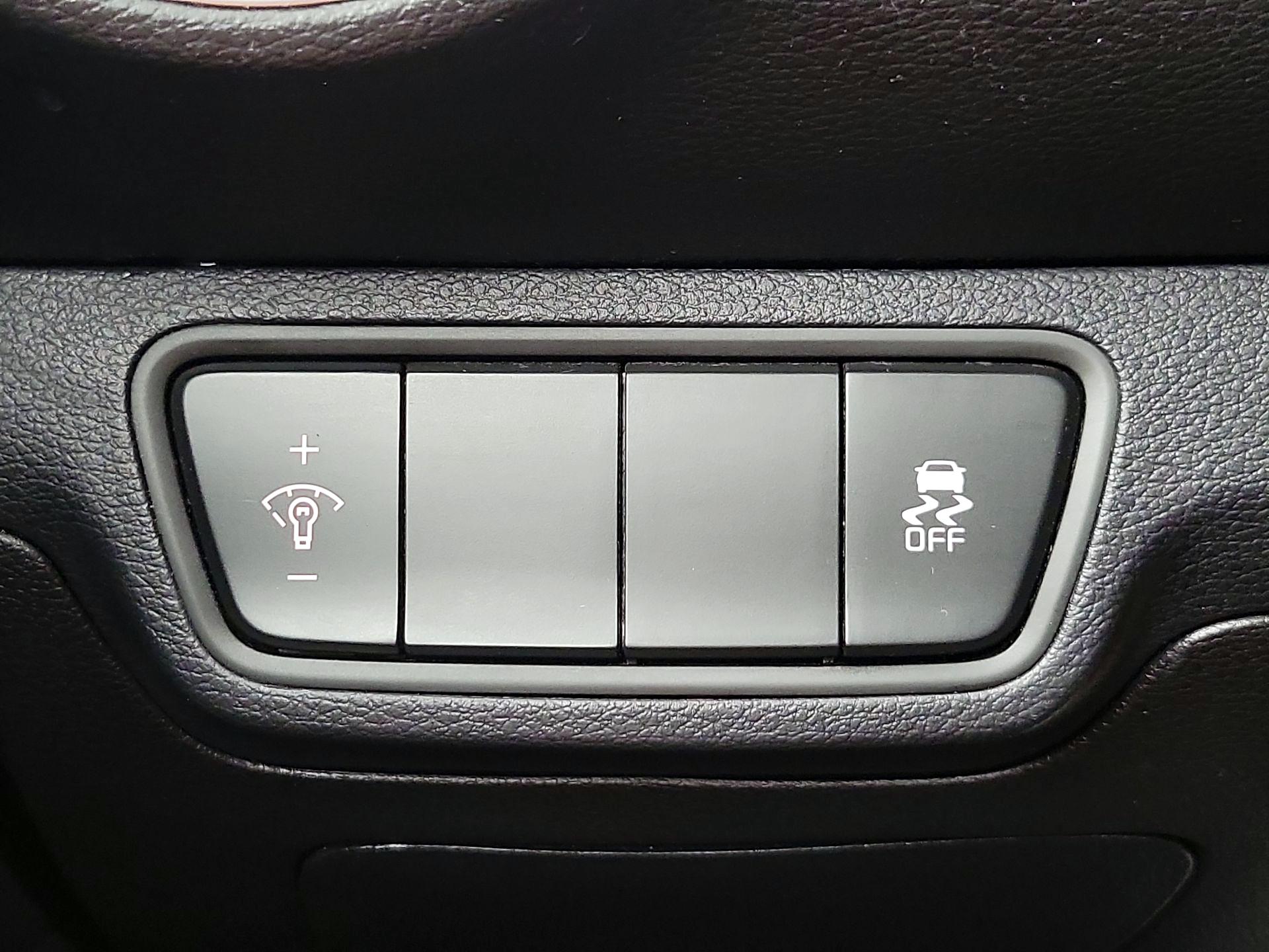 Thumbnail: 2023 Kia Forte - 13