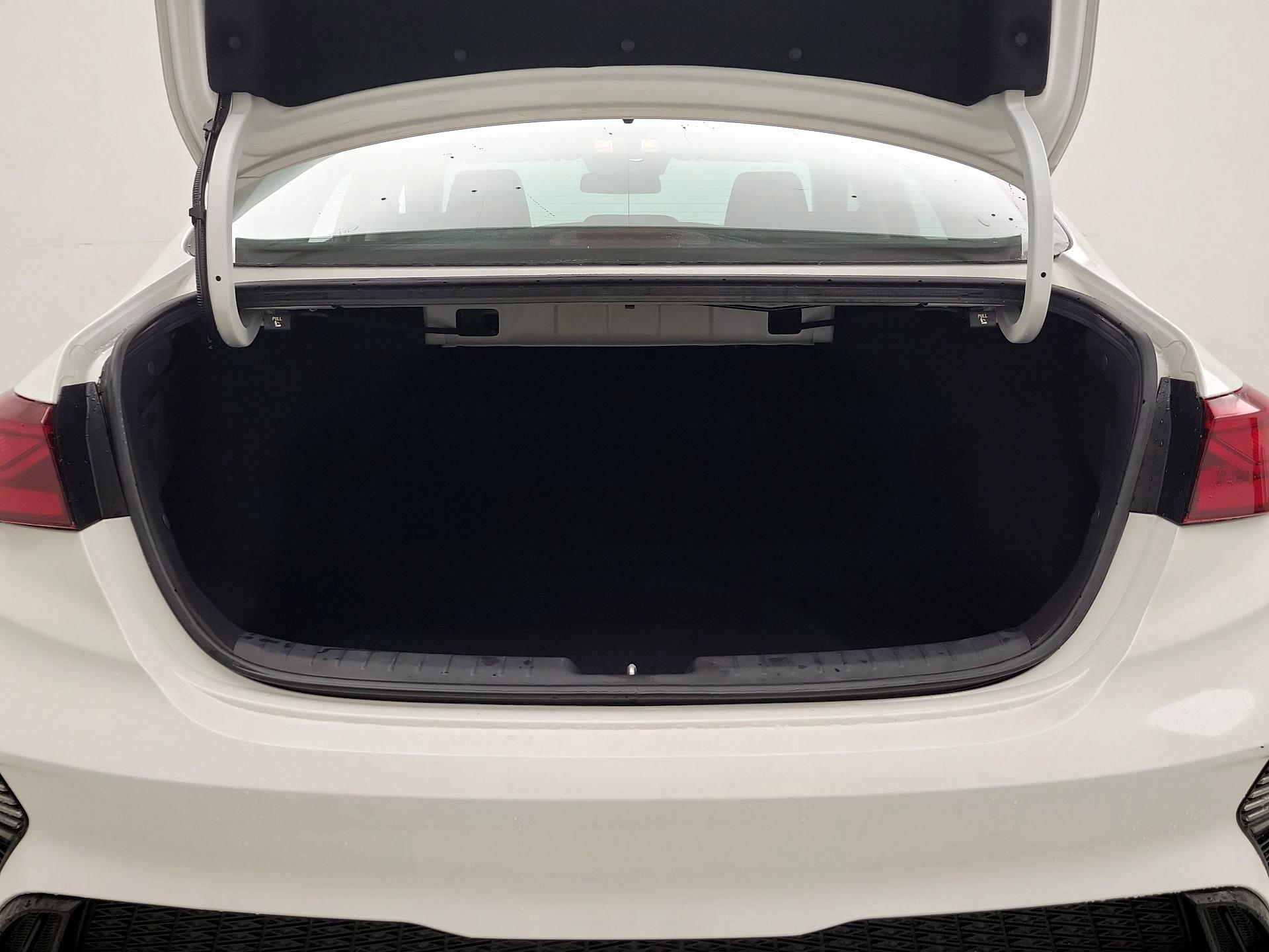 Thumbnail: 2023 Kia Forte - 20