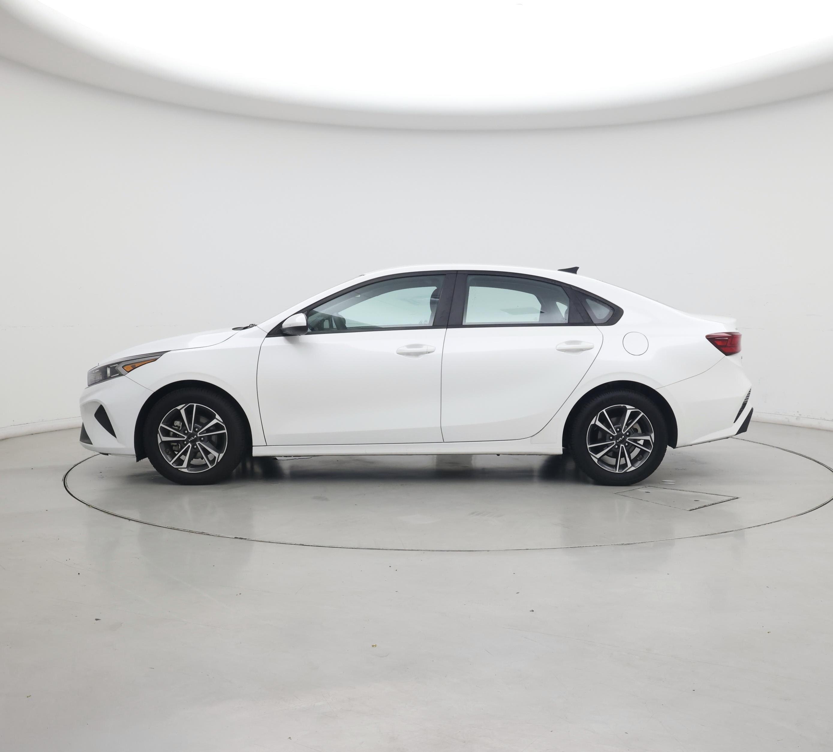 Thumbnail: 2023 Kia Forte - 3