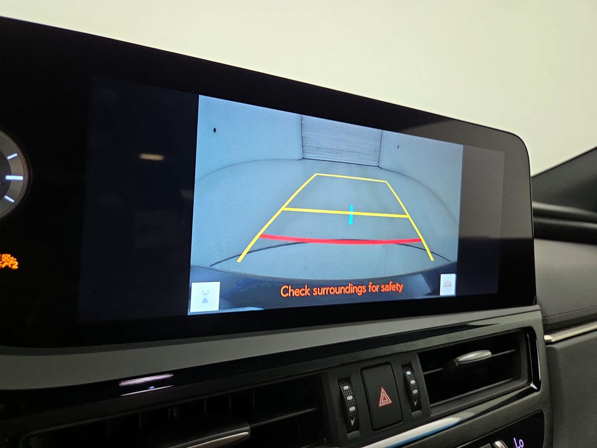 Thumbnail: 2023 Lexus ES - 14