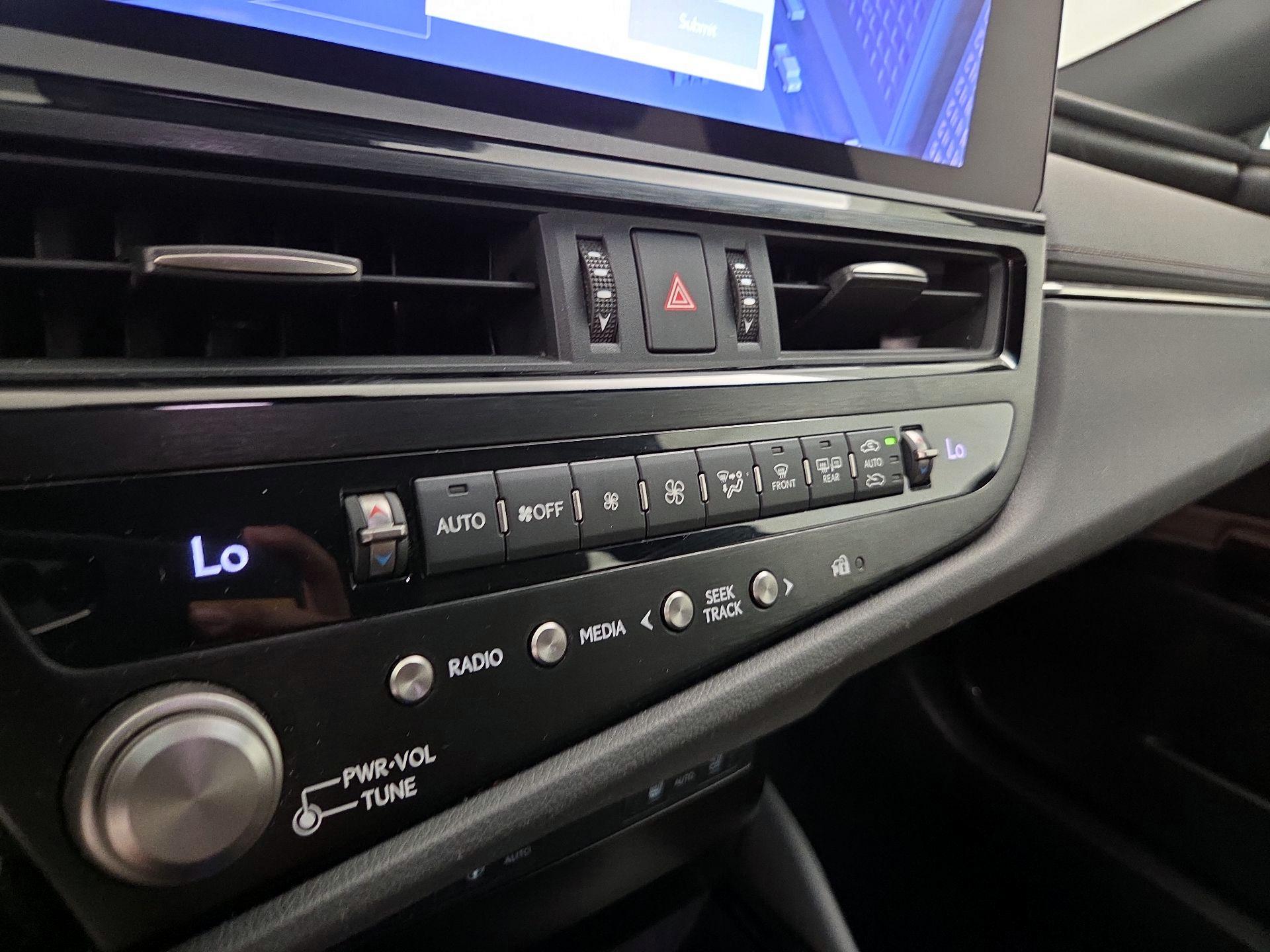 Thumbnail: 2023 Lexus ES - 16