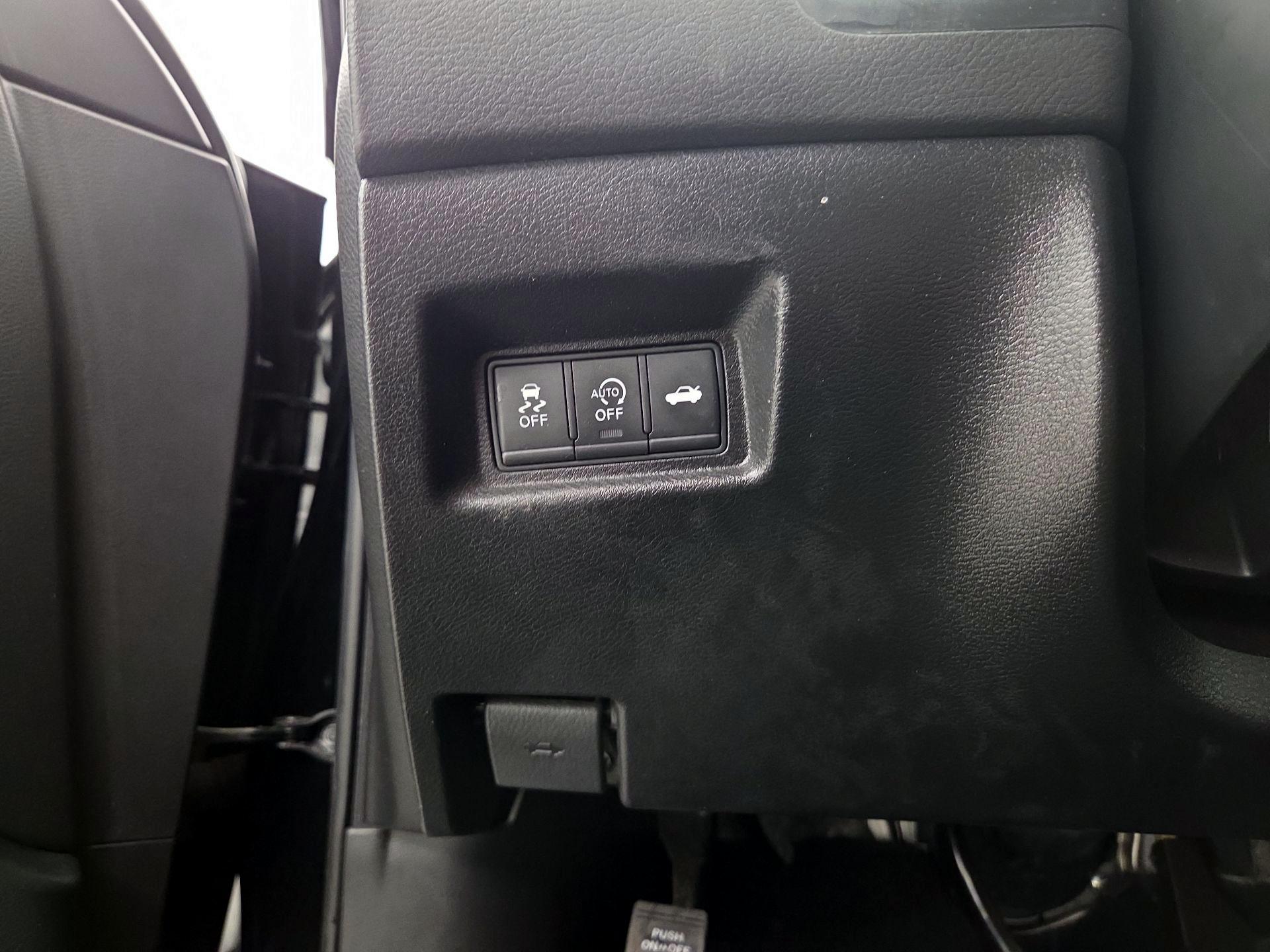 Thumbnail: 2018 INFINITI Q50 - 13