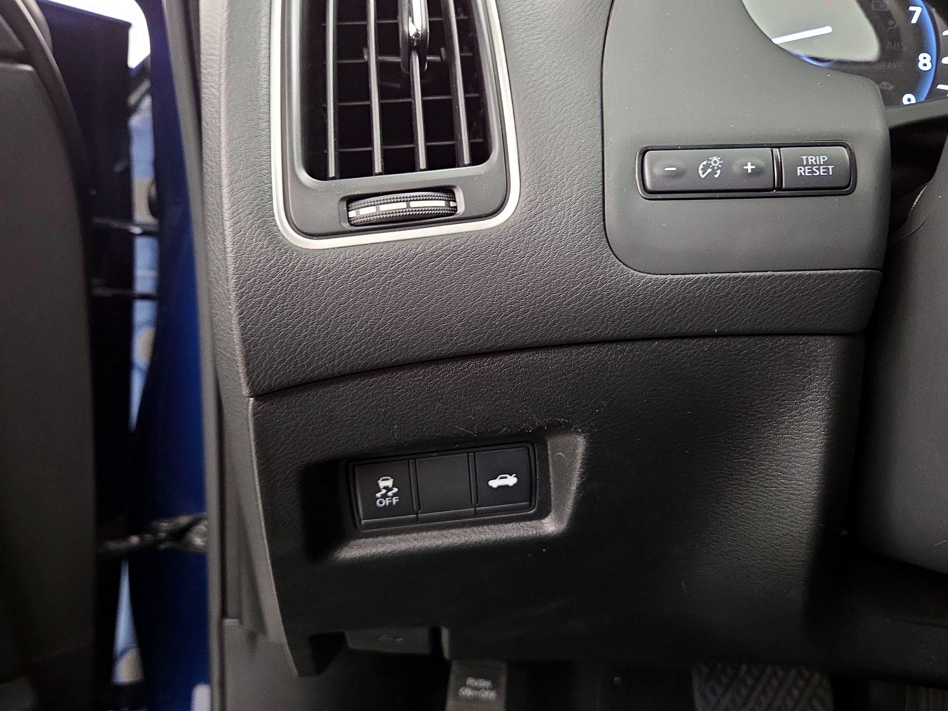 Thumbnail: 2019 INFINITI Q50 - 13
