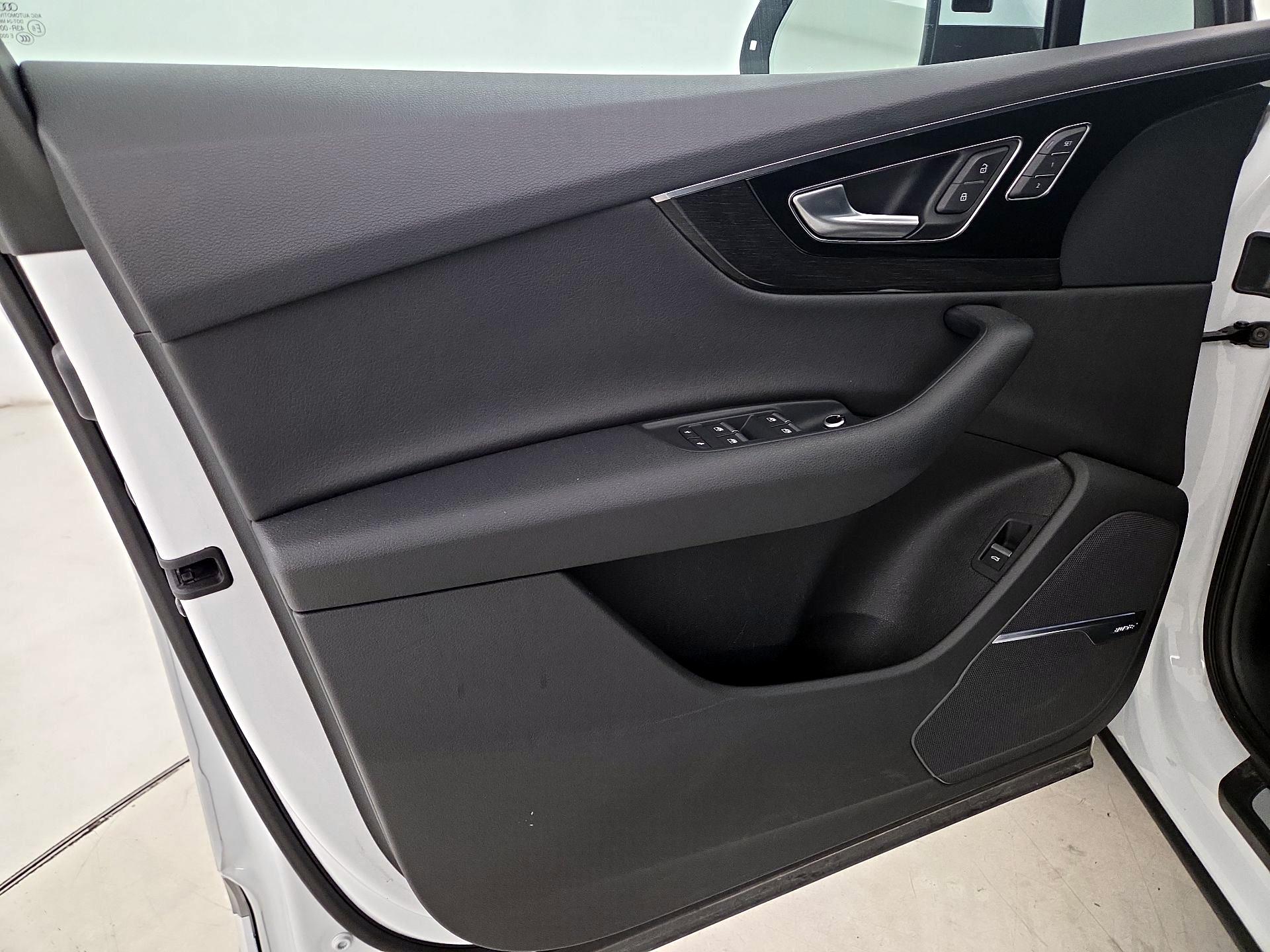 Thumbnail: 2019 Audi Q7 - 12