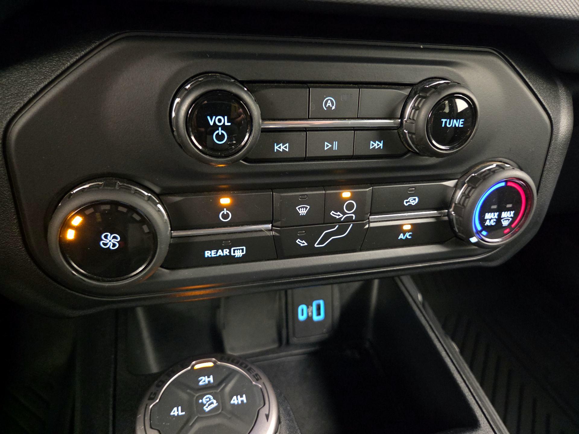 Thumbnail: 2022 Ford Bronco - 16