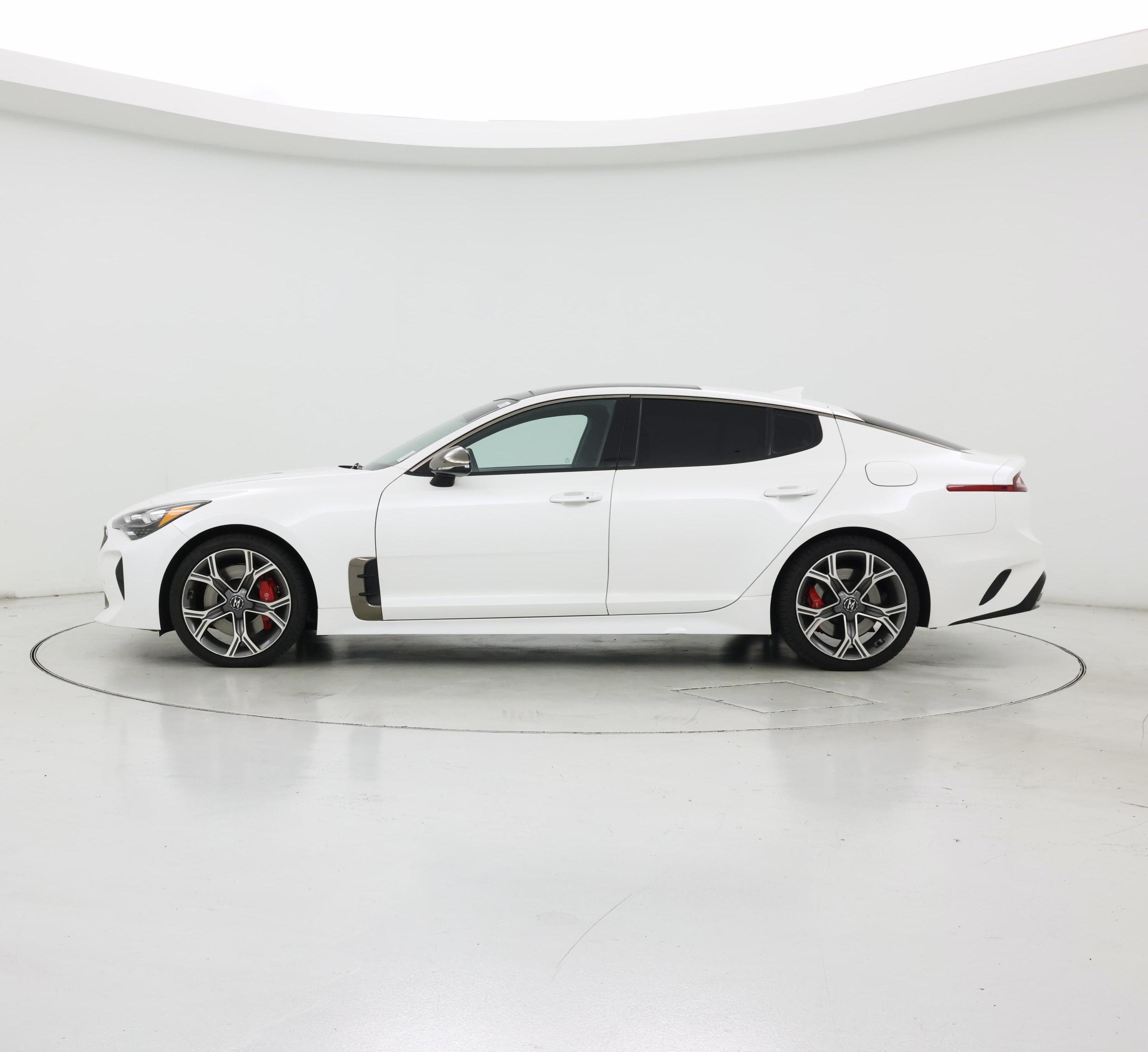 Thumbnail: 2019 Kia Stinger - 3