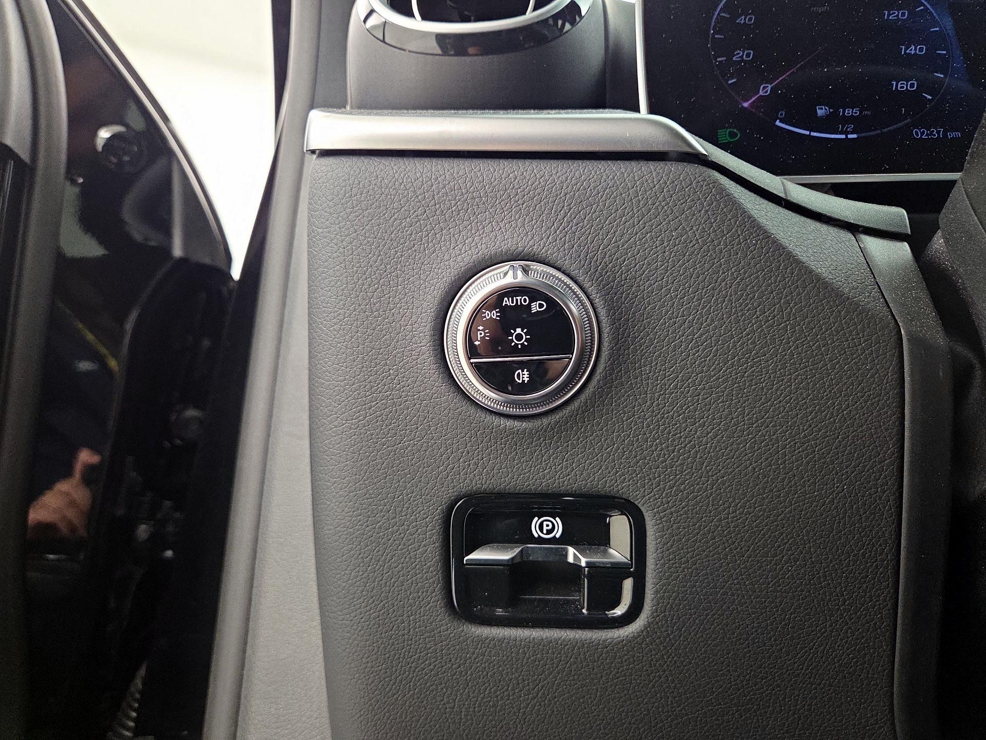 Thumbnail: 2023 Mercedes-Benz GLC - 13