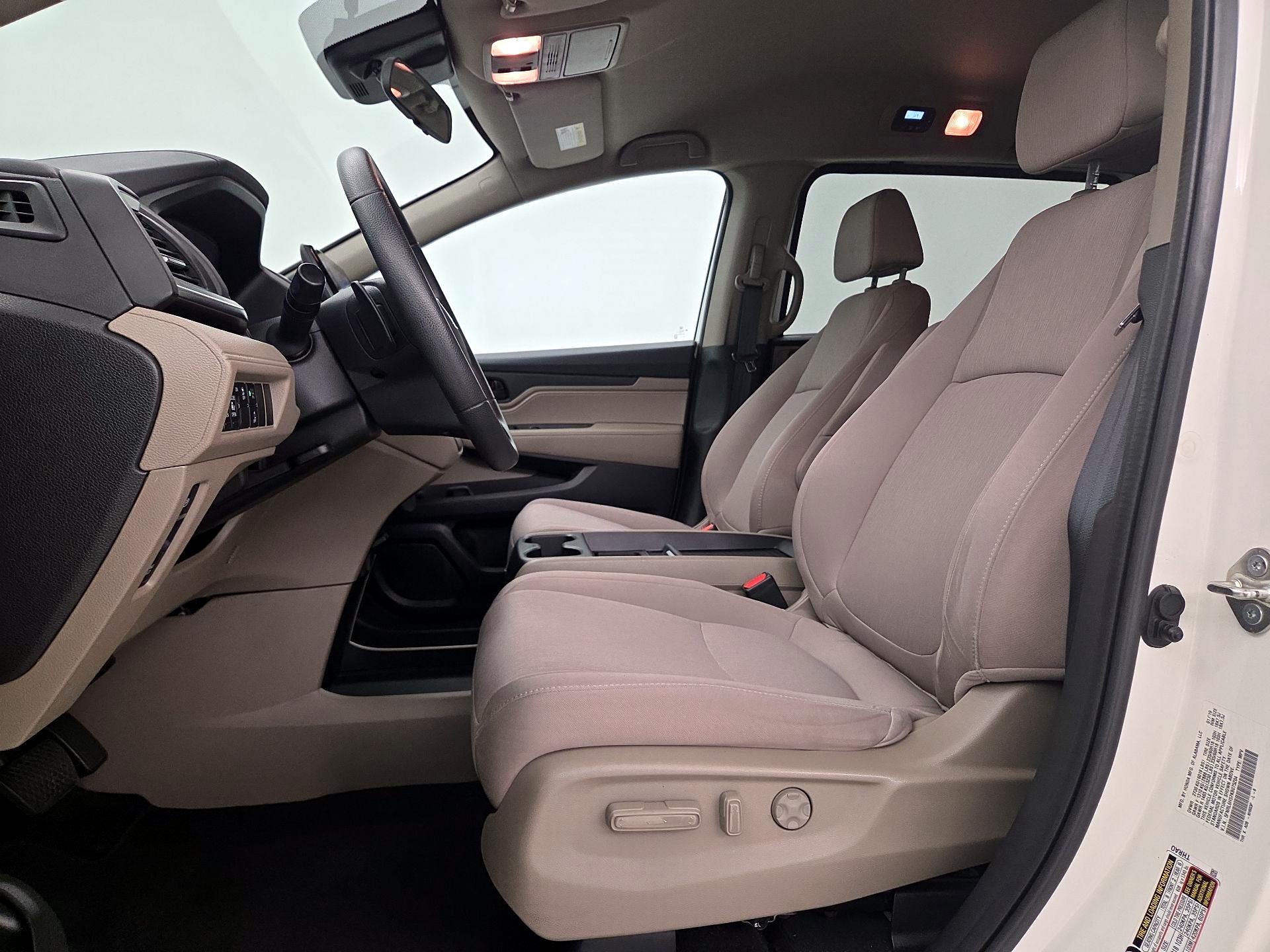 Thumbnail: 2019 Honda Odyssey - 11