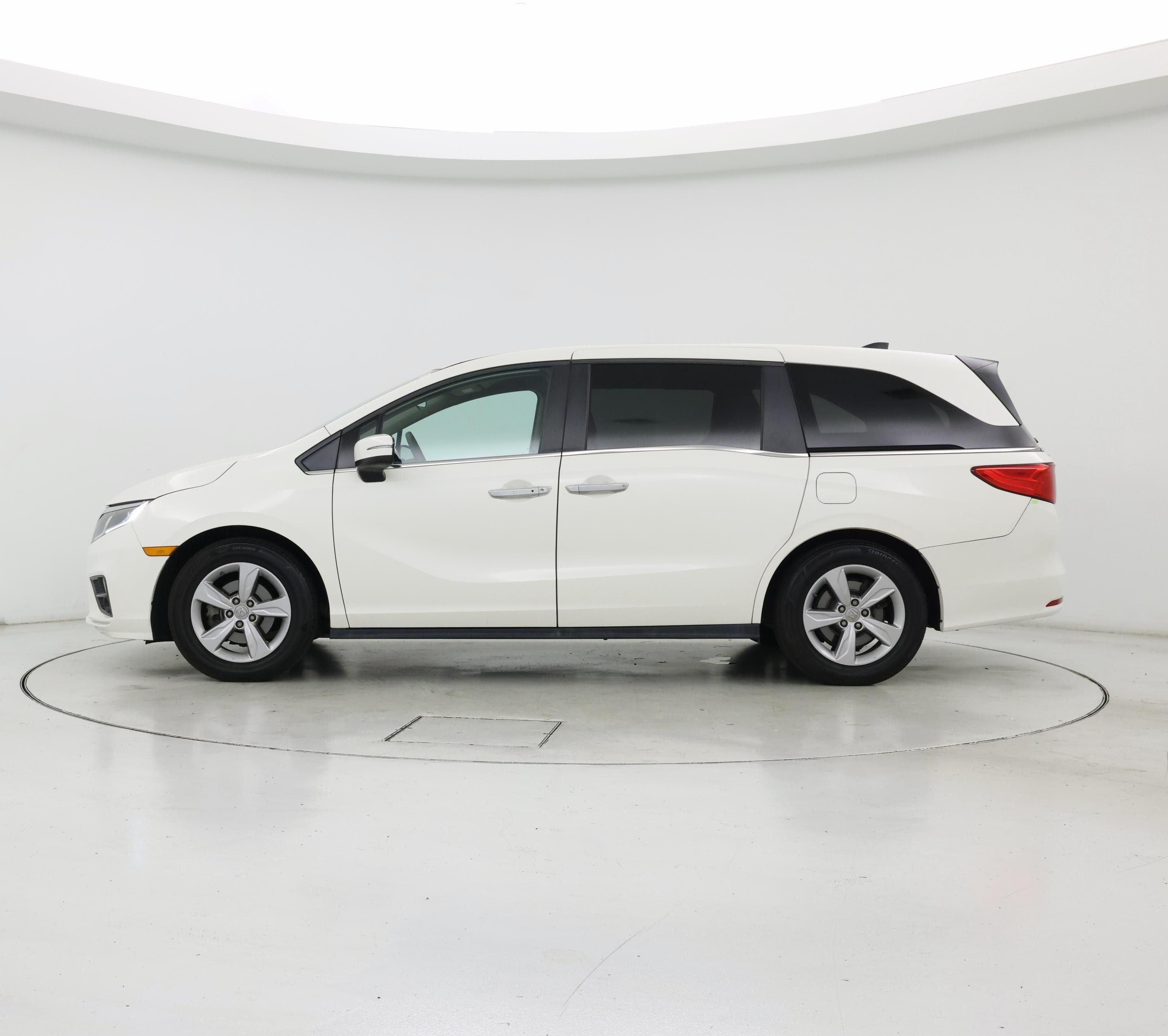 Thumbnail: 2019 Honda Odyssey - 3