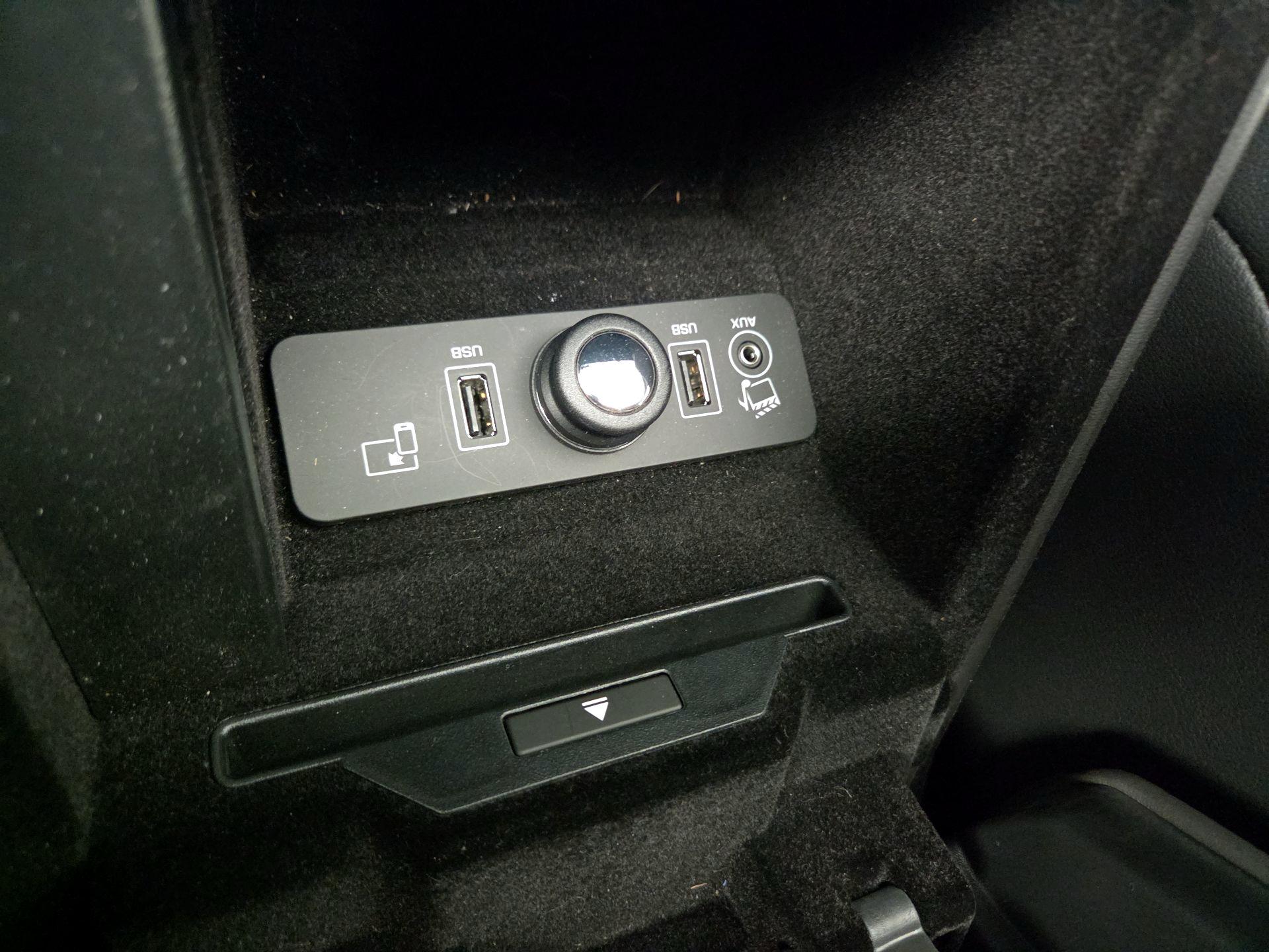 Thumbnail: 2016 Jaguar F-Type - 19