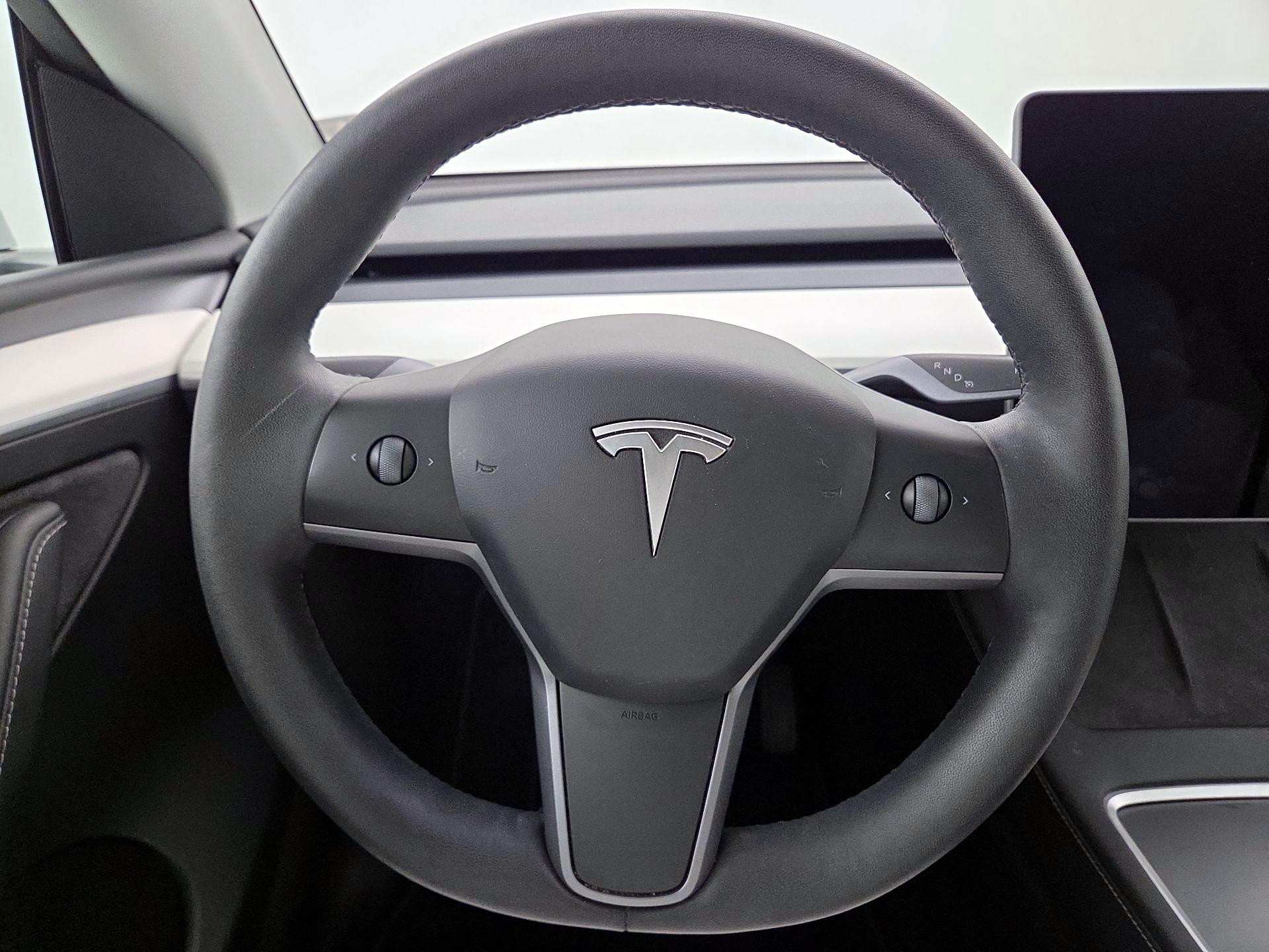 Thumbnail: 2023 Tesla Model Y - 10