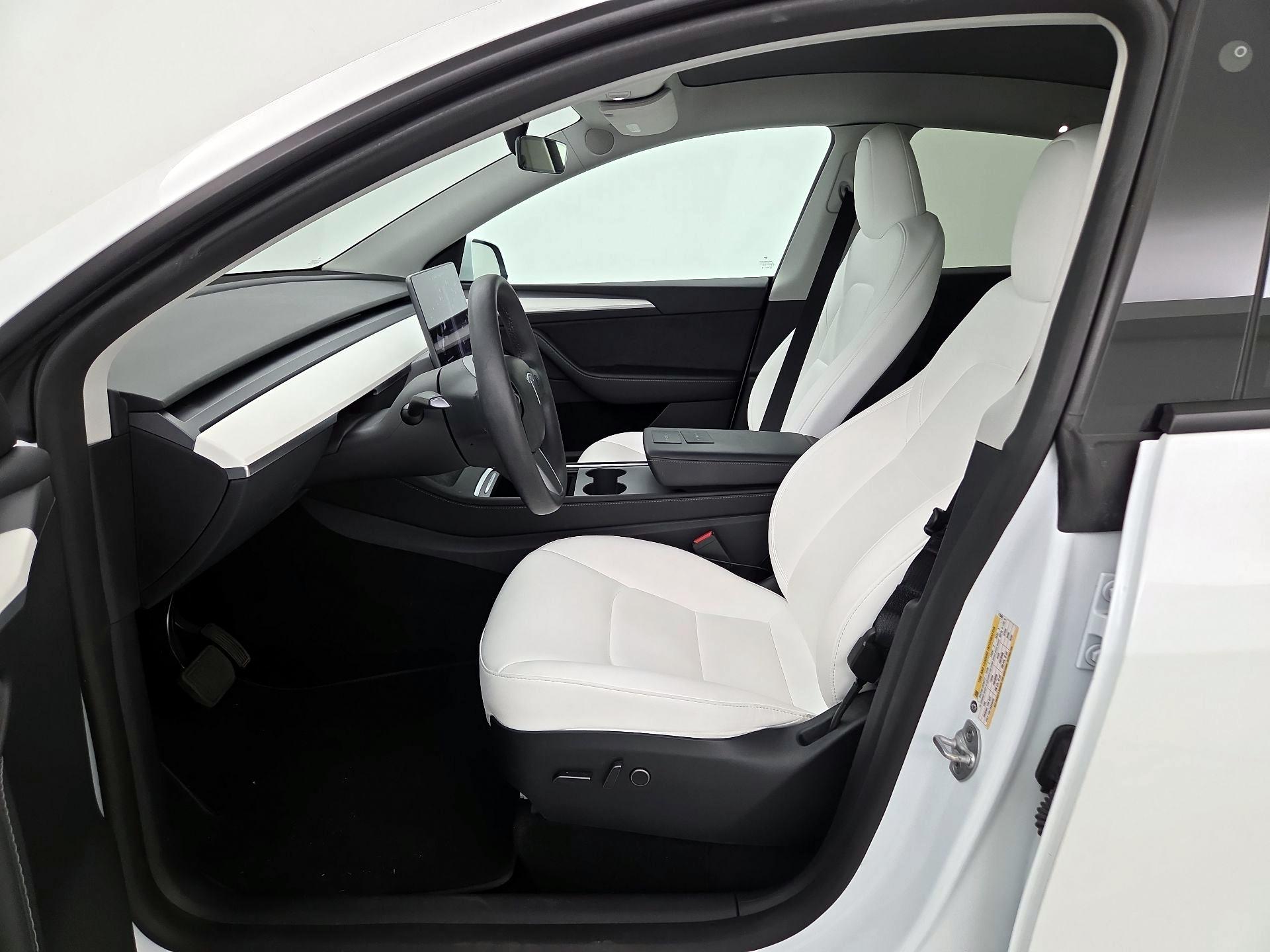 Thumbnail: 2023 Tesla Model Y - 11