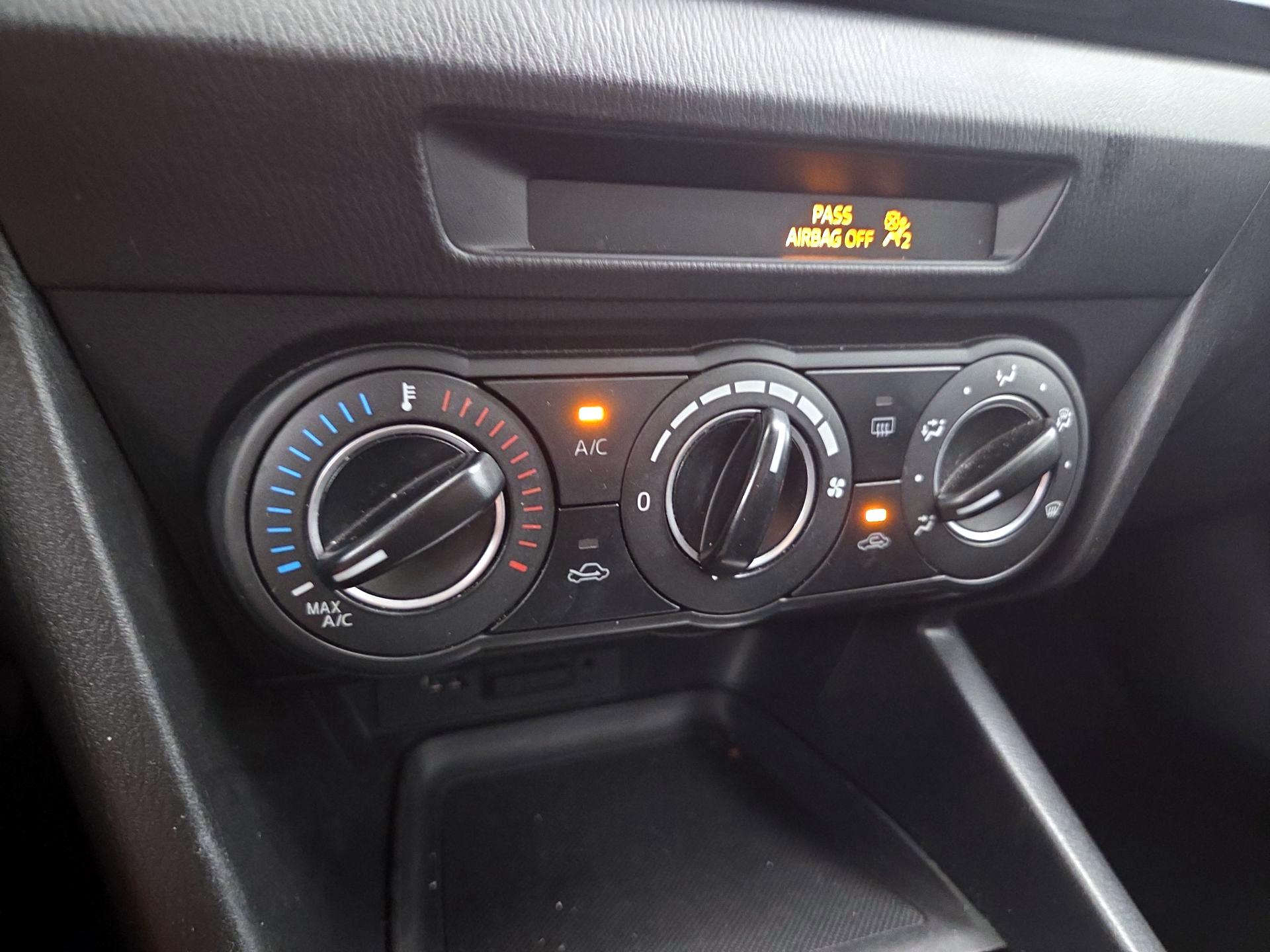 Thumbnail: 2015 Mazda Mazda3 - 17