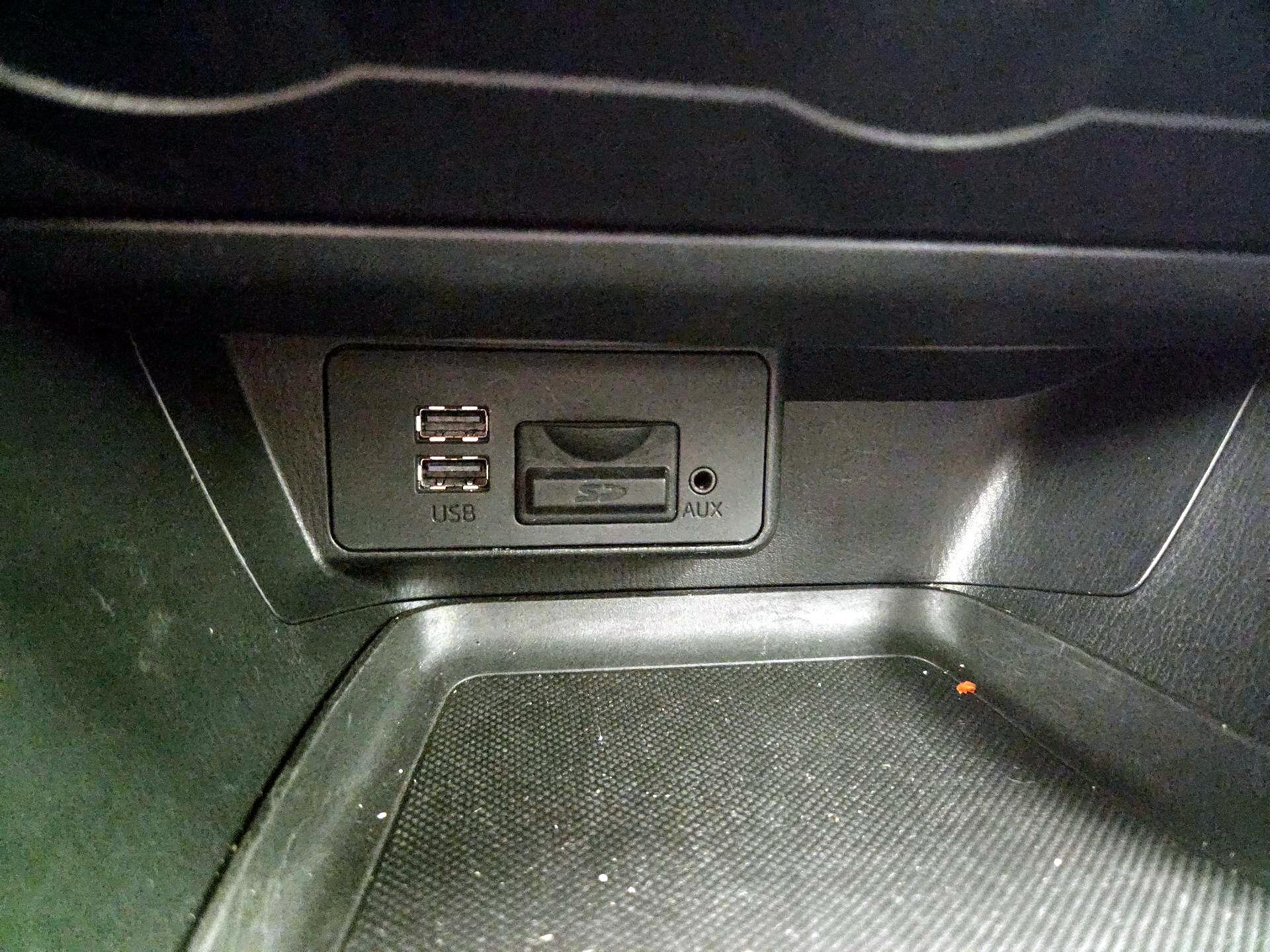 Thumbnail: 2015 Mazda Mazda3 - 19