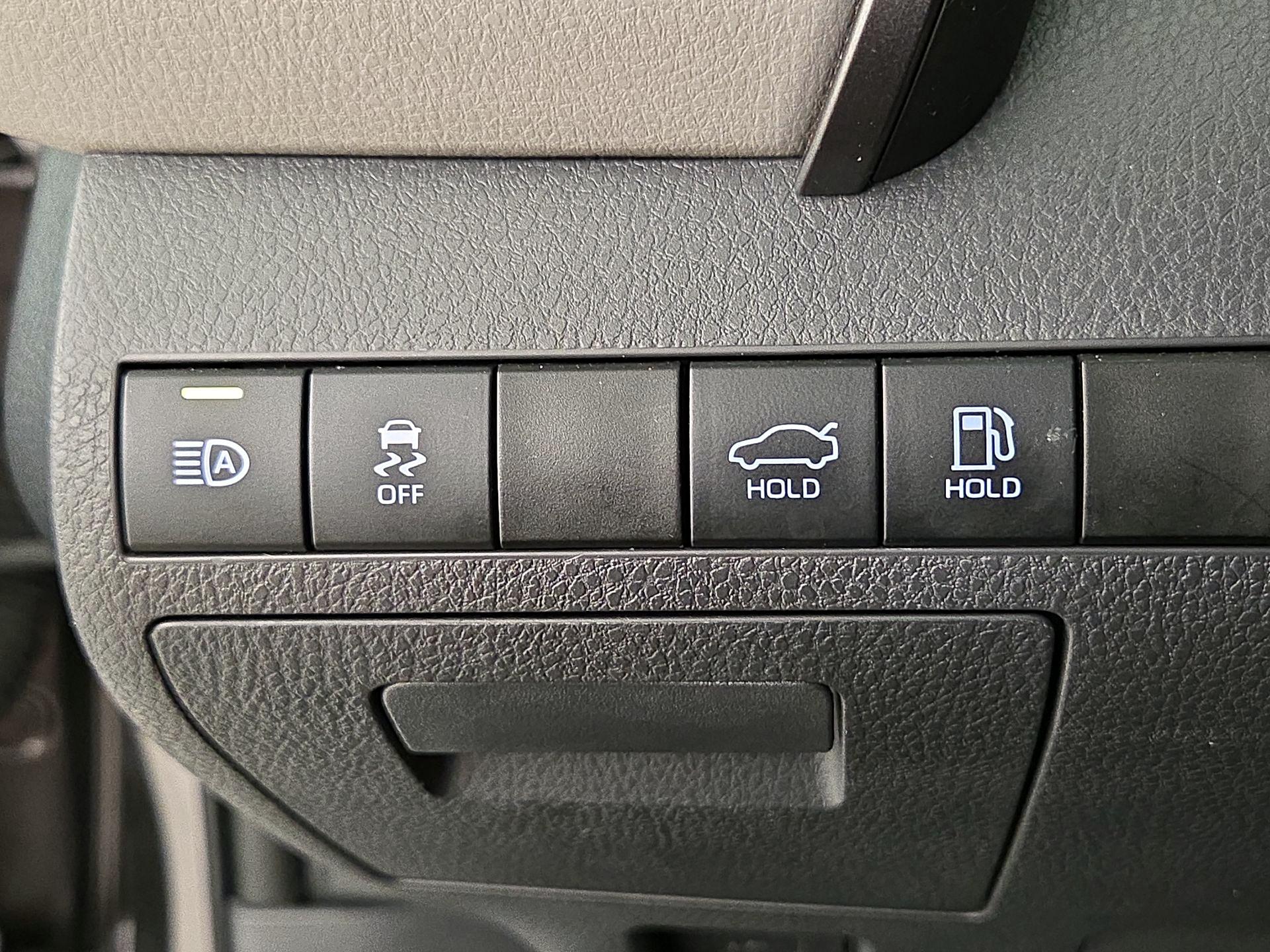 Thumbnail: 2019 Toyota Camry - 13