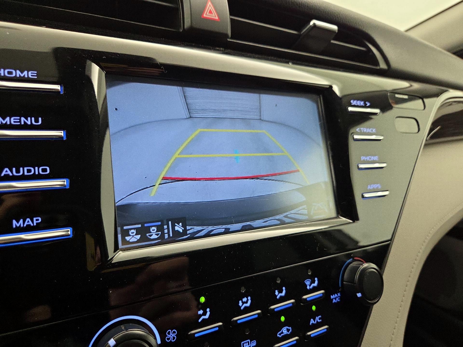 Thumbnail: 2019 Toyota Camry - 14