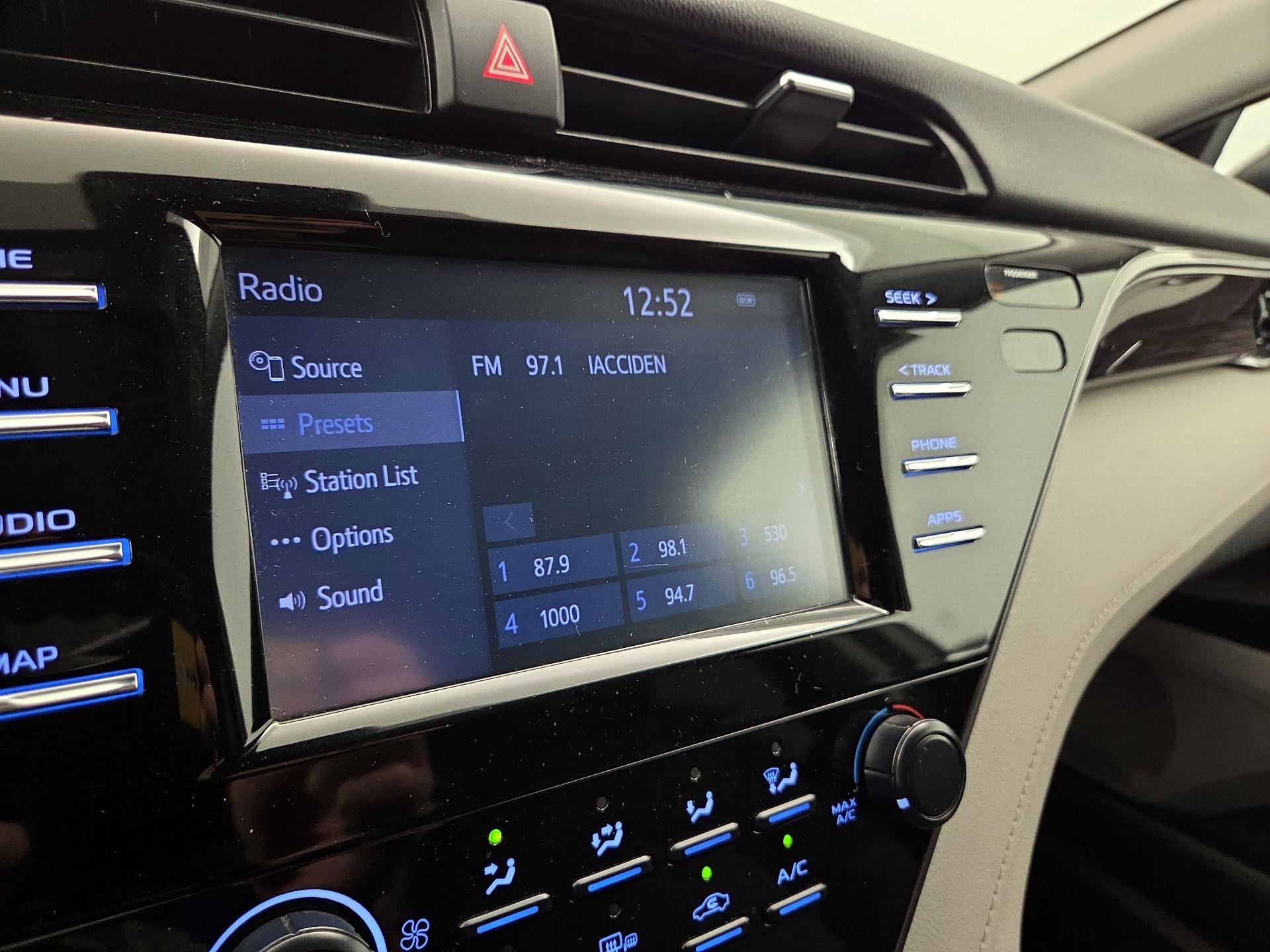 Thumbnail: 2019 Toyota Camry - 15