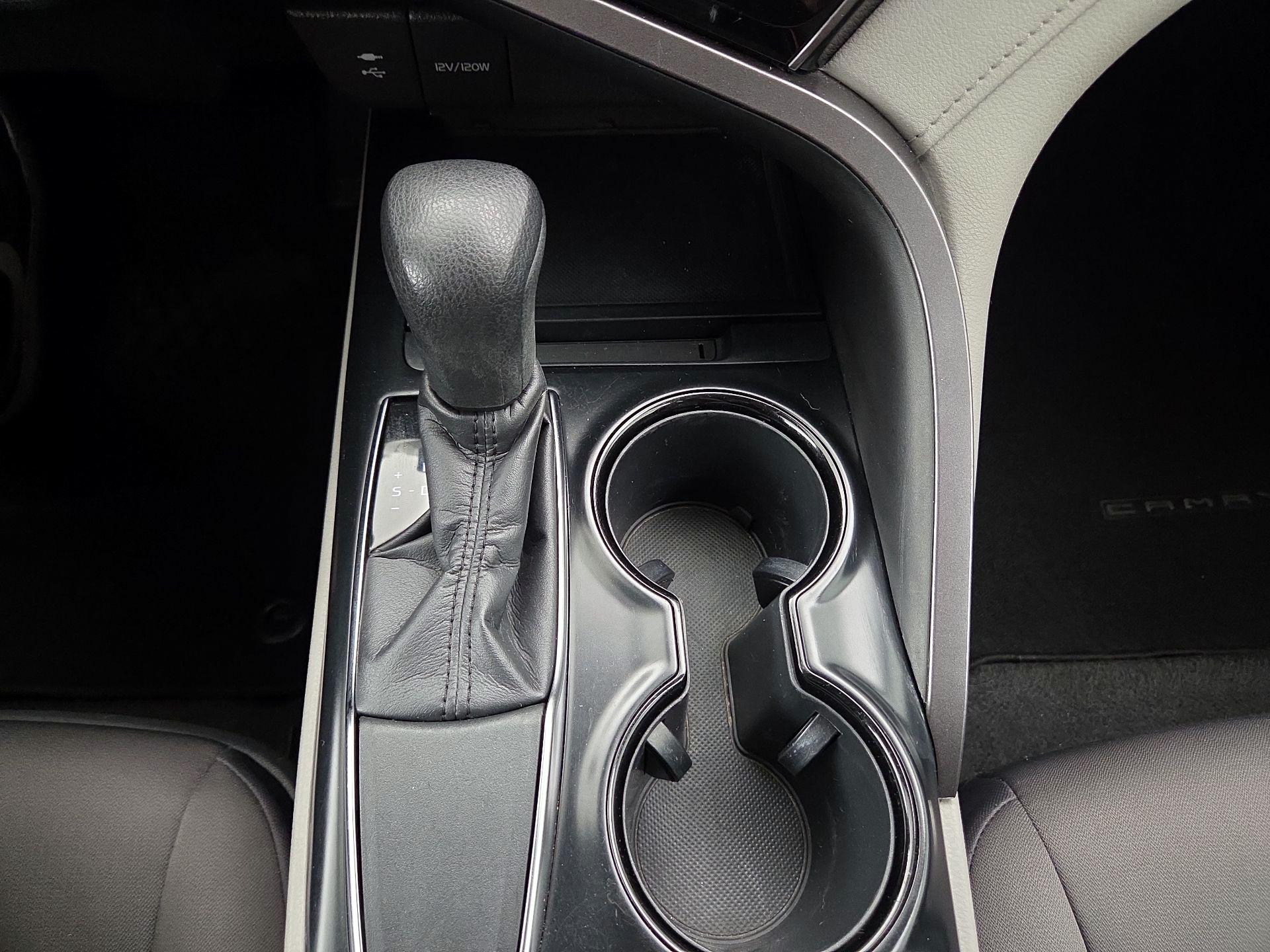 Thumbnail: 2019 Toyota Camry - 17