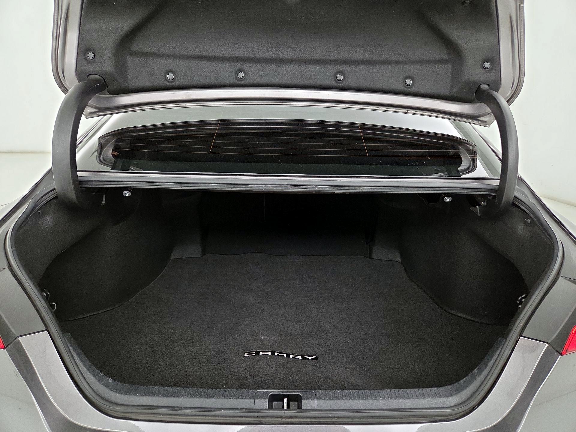 Thumbnail: 2019 Toyota Camry - 20