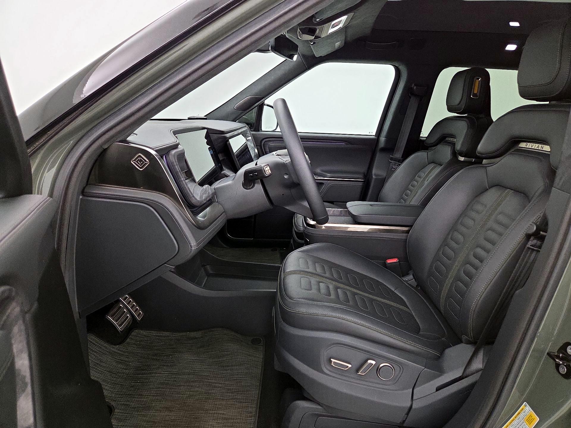 Thumbnail: 2022 Rivian R1S - 11