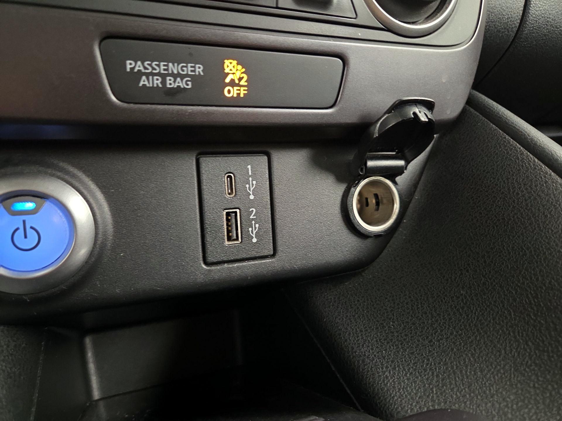 Thumbnail: 2021 Nissan Leaf - 18