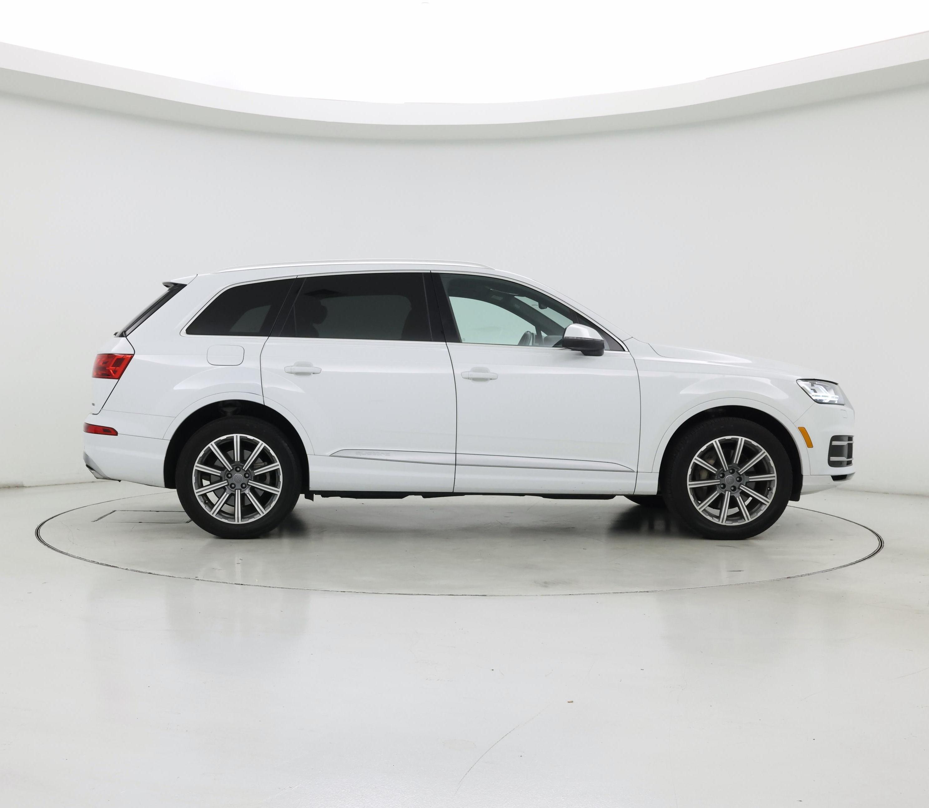 Thumbnail: 2019 Audi Q7 - 7