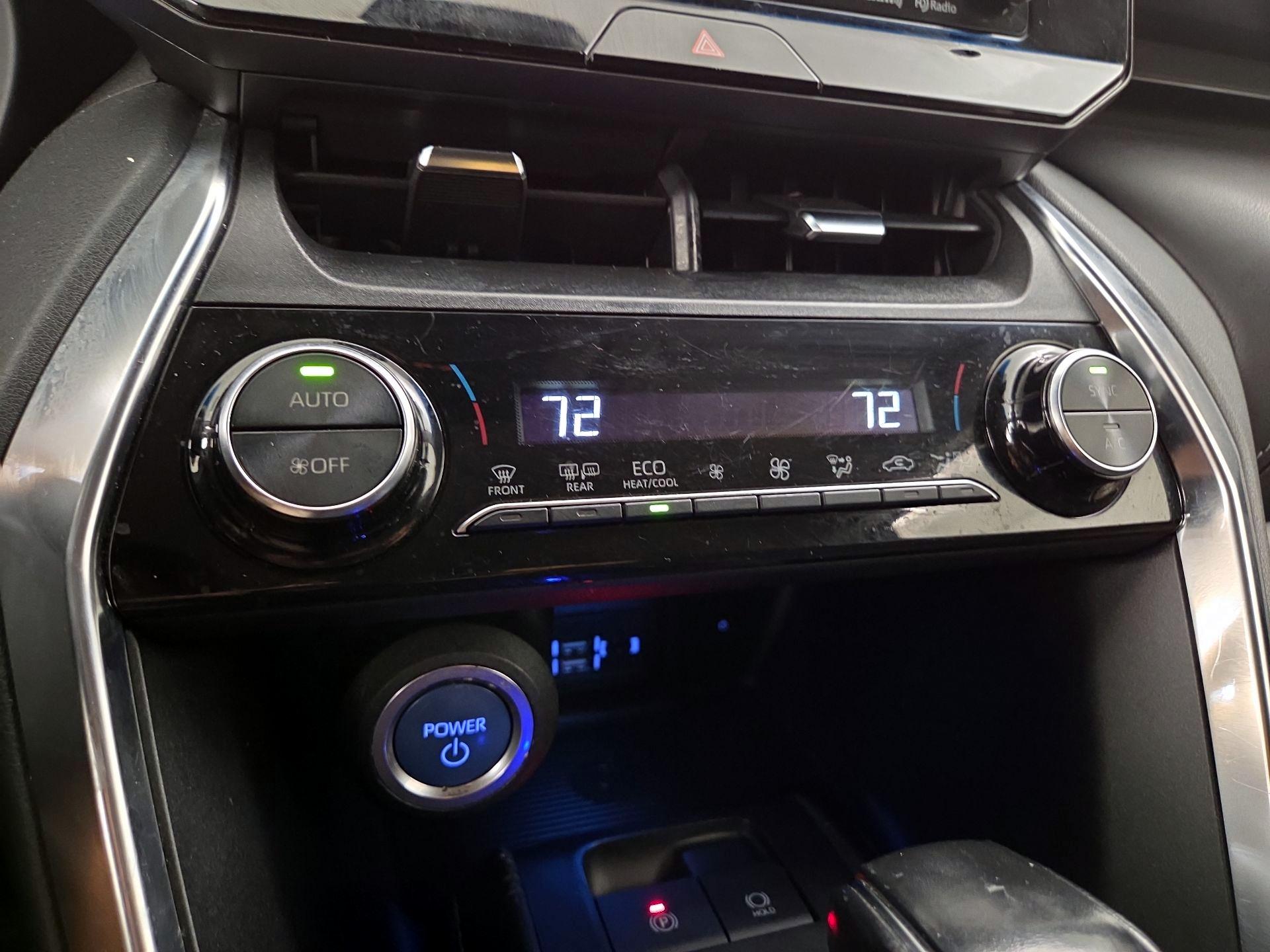 Thumbnail: 2021 Toyota Venza - 16