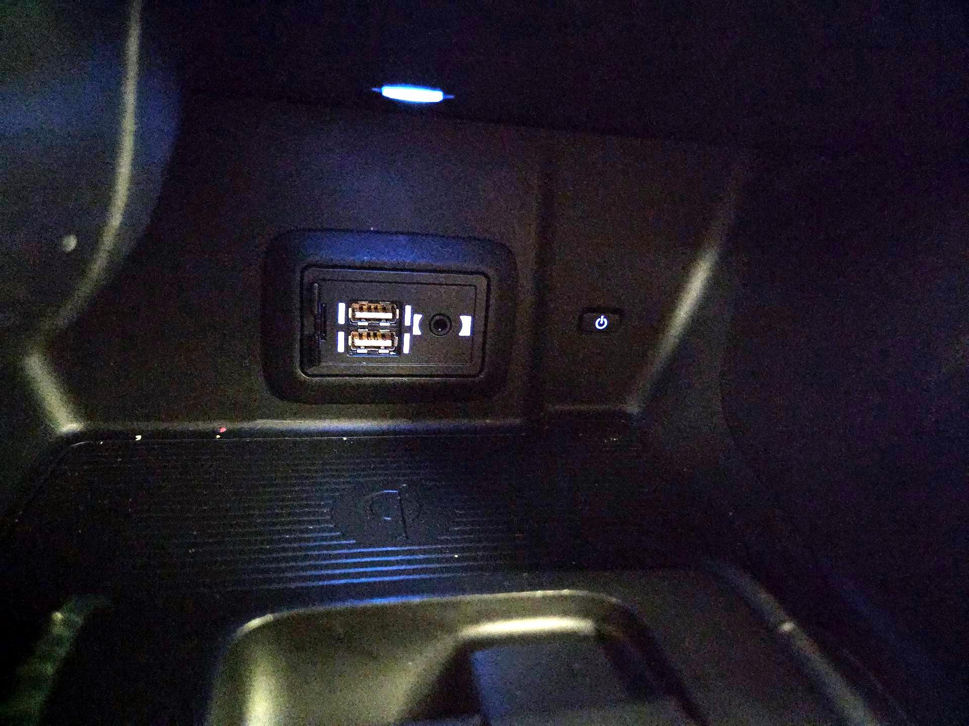 Thumbnail: 2021 Toyota Venza - 18