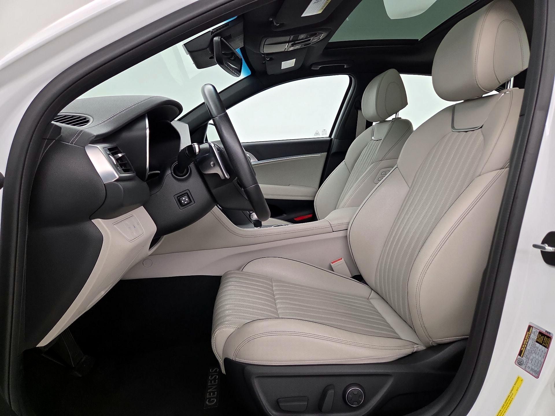 Thumbnail: 2022 Genesis G70 - 11